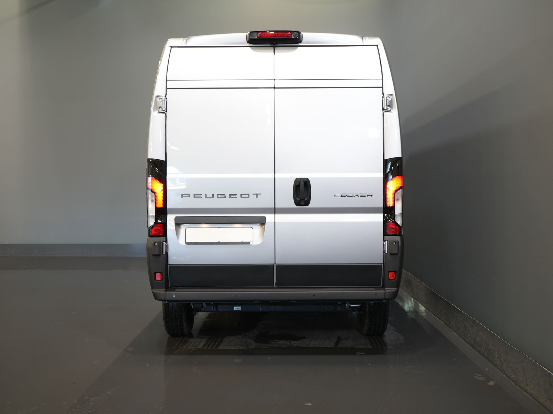 Peugeot e-Boxer Bestelbus L3H2 110 kWh 420km WLTP Adapt.Cruise/ Snellader/ LED/ Carplay/ Climate/ Camera/ Omvormer/ Navi/ PDC 5