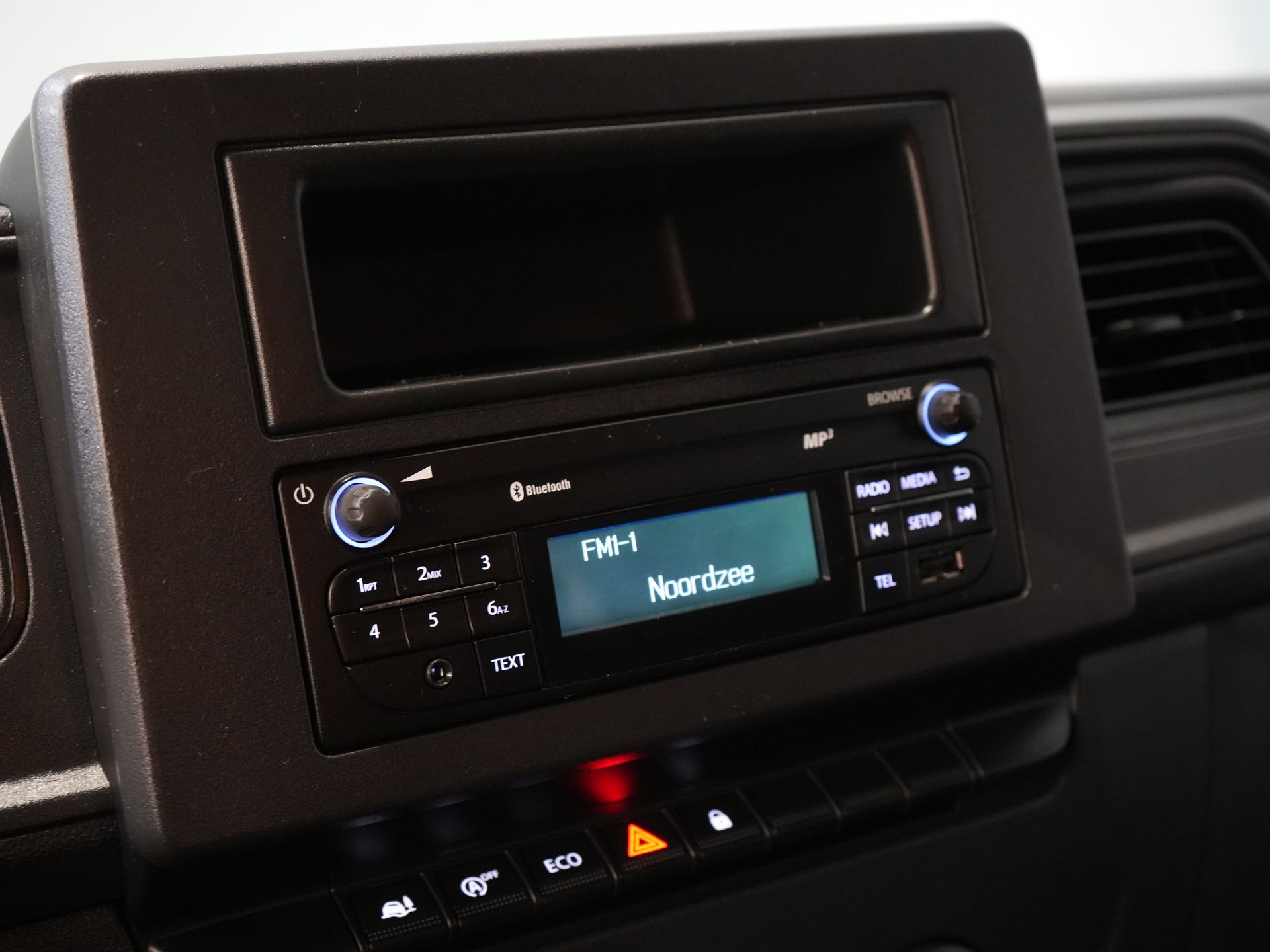 Renault Master Open laadbak 2.3 dCi 150 pk DC Dubbel Cabine Open laadbak/ 7 Pers./ 2.5t Trekverm./ Airco/ Trekhaak/ 242x204x40/ Pick-Up 20