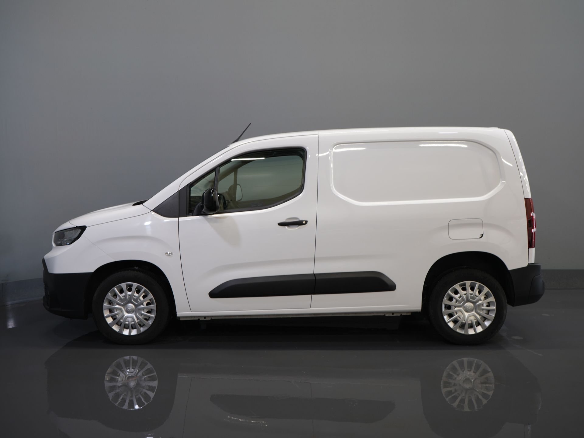 Toyota PROACE CITY Bestelbus 1.5 LED/ Virtual Cockpit/ DAB/ PDC/ Cruise/ Airco 9
