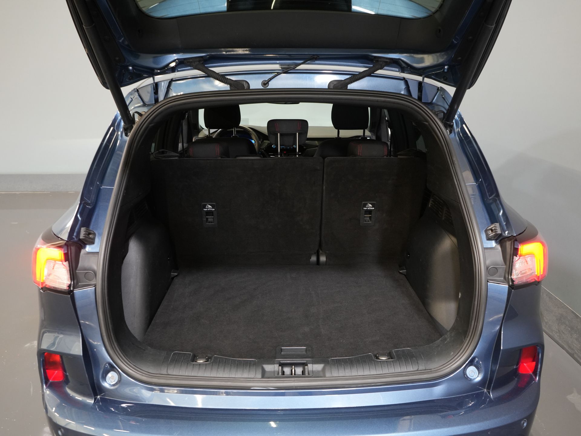 Ford Kuga SUV 2.5 PHEV 225 pk ST-Line LED/ Head-Up/ Adapt.cruise/ Standkachel/ Keyless/ Elek.klep/ Stoelverw/ Stuurverw./ Carplay/ Navi/ Clima 14