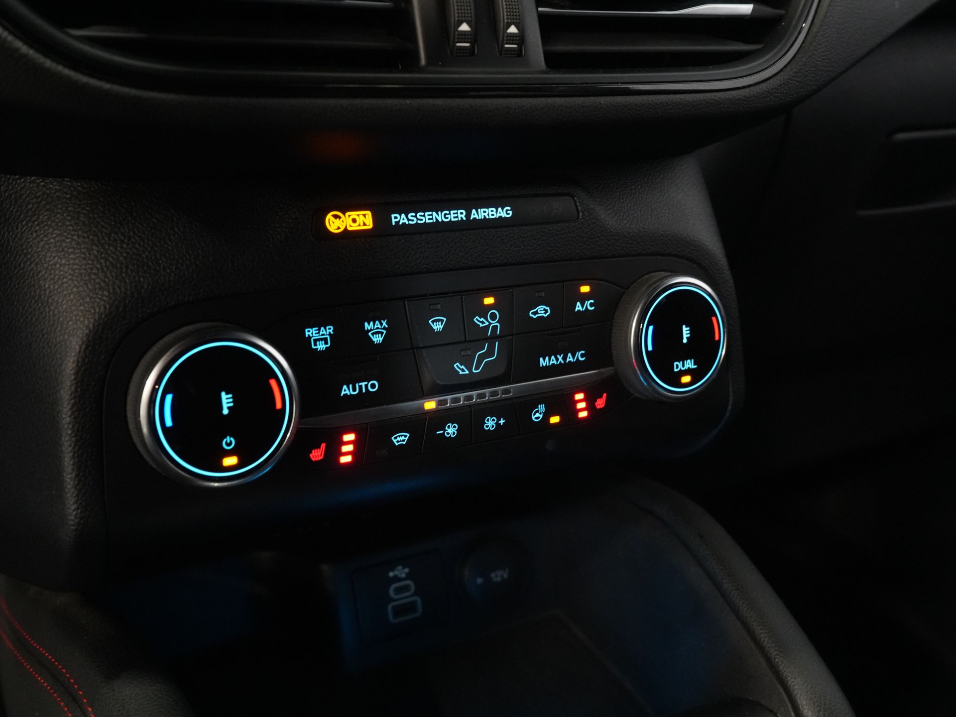 Ford Kuga SUV 2.5 PHEV 225 pk ST-Line LED/ Head-Up/ Adapt.cruise/ Standkachel/ Keyless/ Elek.klep/ Stoelverw/ Stuurverw./ Carplay/ Navi/ Clima 24