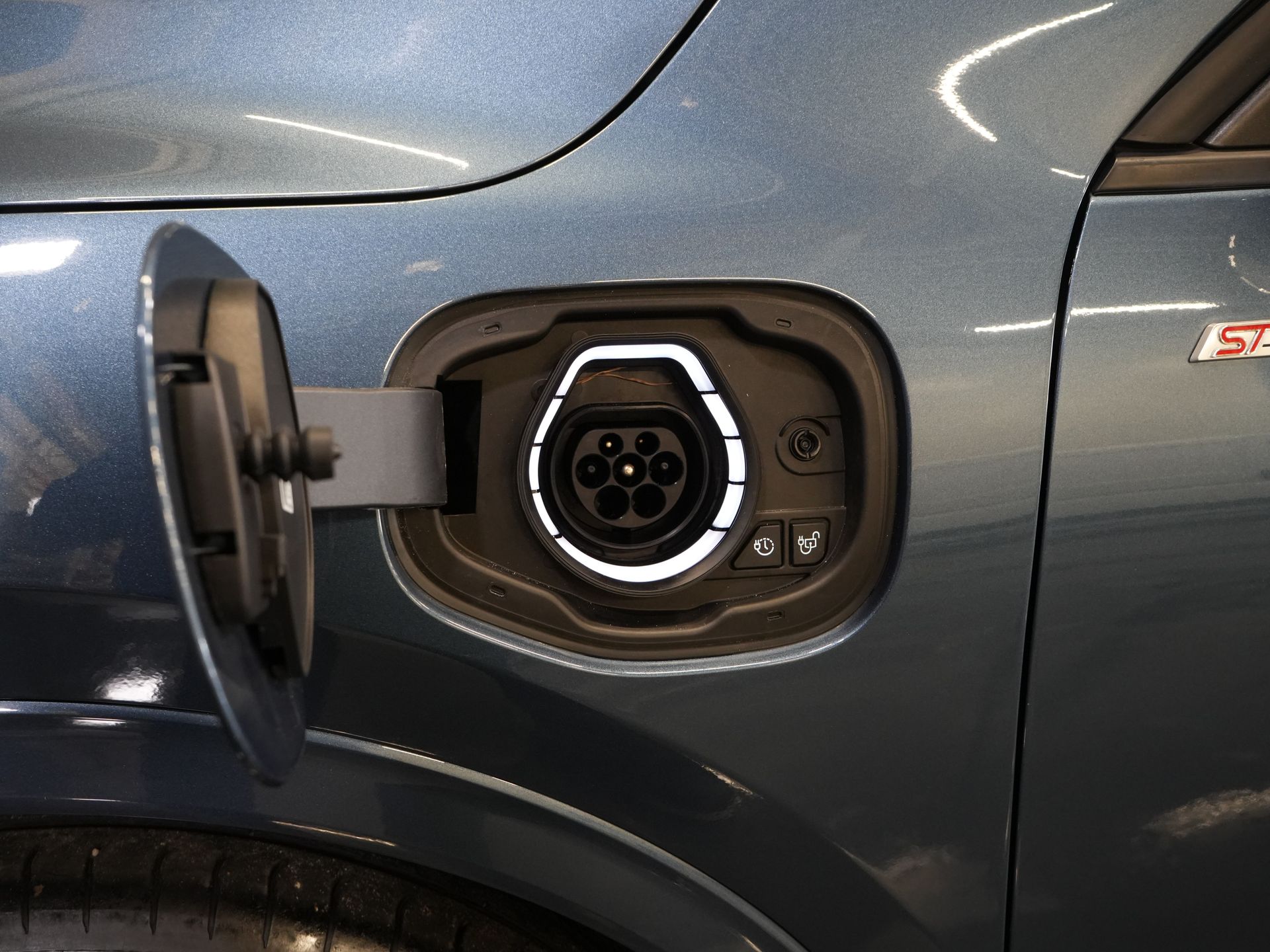 Ford Kuga SUV 2.5 PHEV 225 pk ST-Line LED/ Head-Up/ Adapt.cruise/ Standkachel/ Keyless/ Elek.klep/ Stoelverw/ Stuurverw./ Carplay/ Navi/ Clima 30