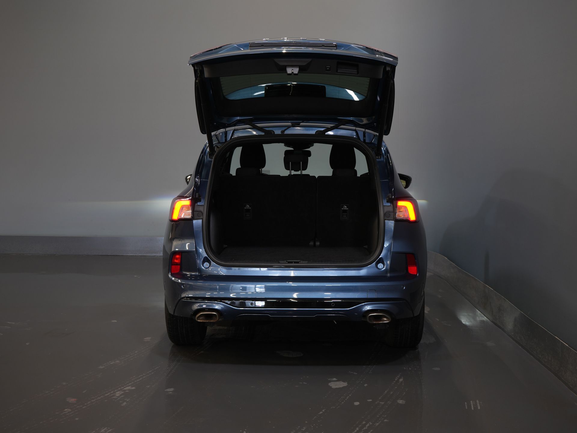 Ford Kuga SUV 2.5 PHEV 225 pk ST-Line LED/ Head-Up/ Adapt.cruise/ Standkachel/ Keyless/ Elek.klep/ Stoelverw/ Stuurverw./ Carplay/ Navi/ Clima 4