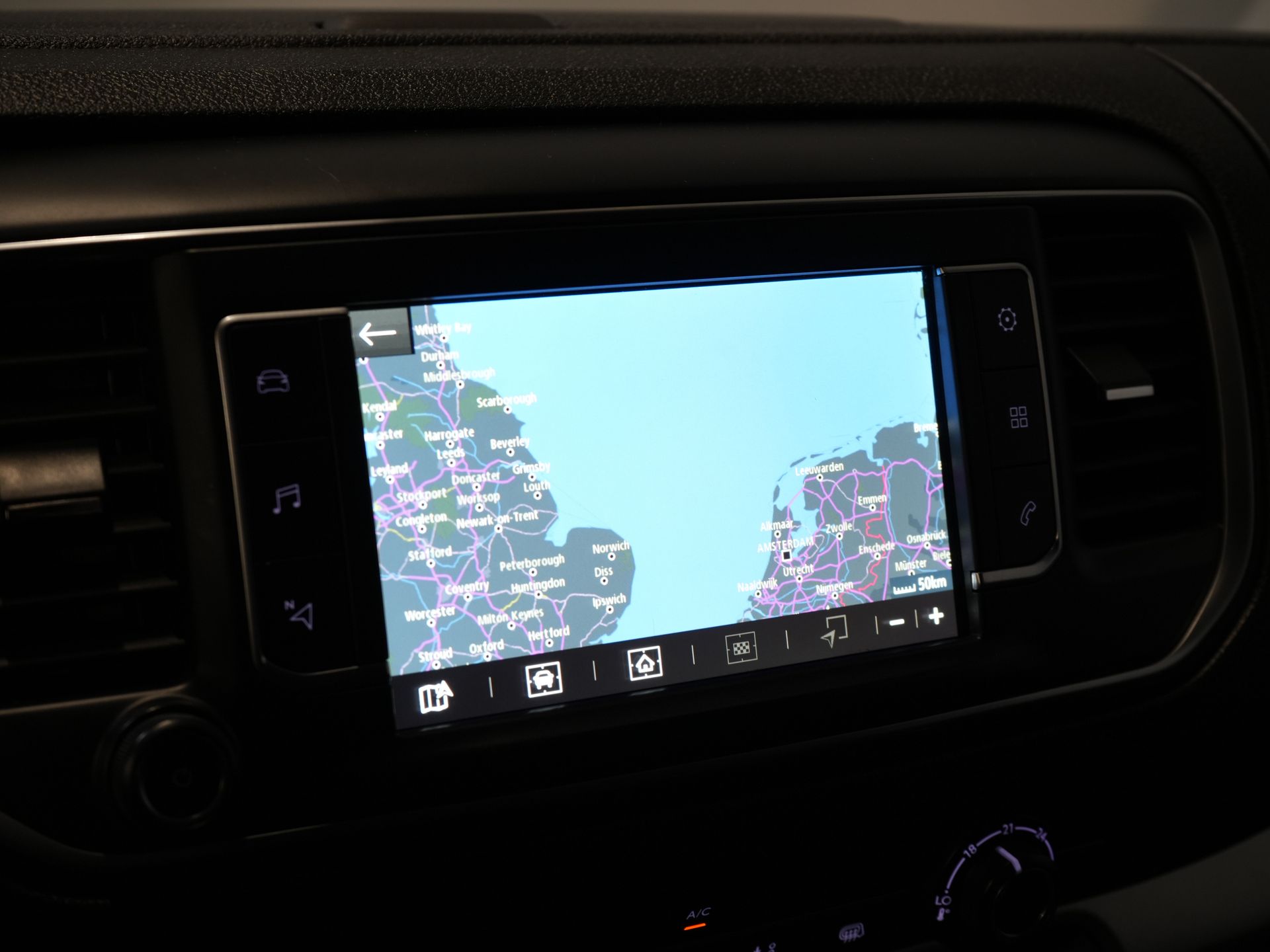 Opel Vivaro Bestelbus 2.0 HDi 145 pk Aut. L2 Dealer Onderhouden/ 2.3t Trekverm./ Stoelverw./ Carplay/ Camera/ PDC/ LMV/ Cruise/ Airco 22