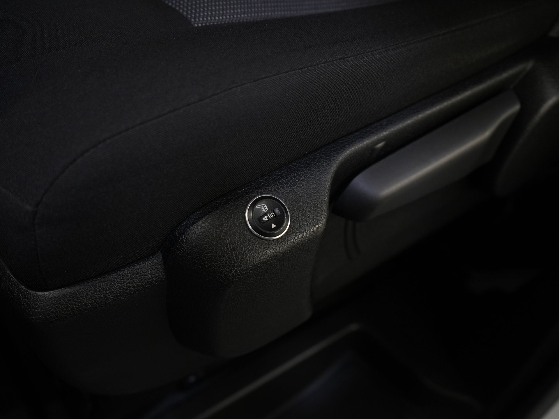 Opel Vivaro Bestelbus 2.0 HDi 145 pk Aut. L2 Dealer Onderhouden/ 2.3t Trekverm./ Stoelverw./ Carplay/ Camera/ PDC/ LMV/ Cruise/ Airco 26