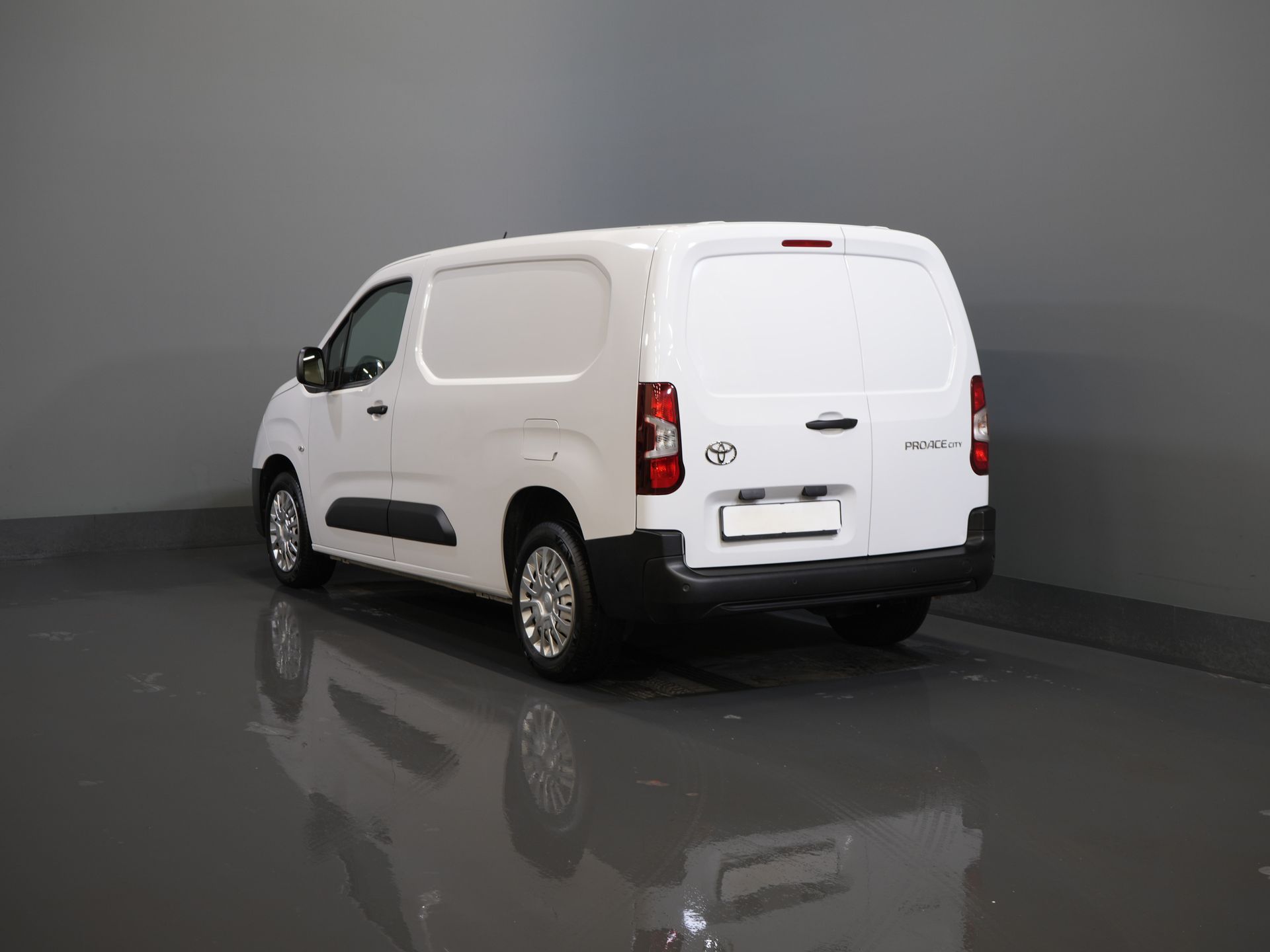 Toyota PROACE CITY Bestelbus 1.5 L2 LED/ Virtual Cockpit/ 3 Pers./ Airco/ Cruise/ PDC/ DAB 1