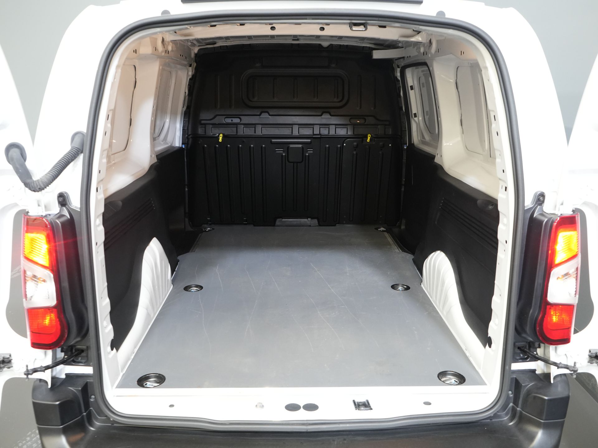 Toyota PROACE CITY Bestelbus 1.5 L2 LED/ Virtual Cockpit/ 3 Pers./ Airco/ Cruise/ PDC/ DAB 14
