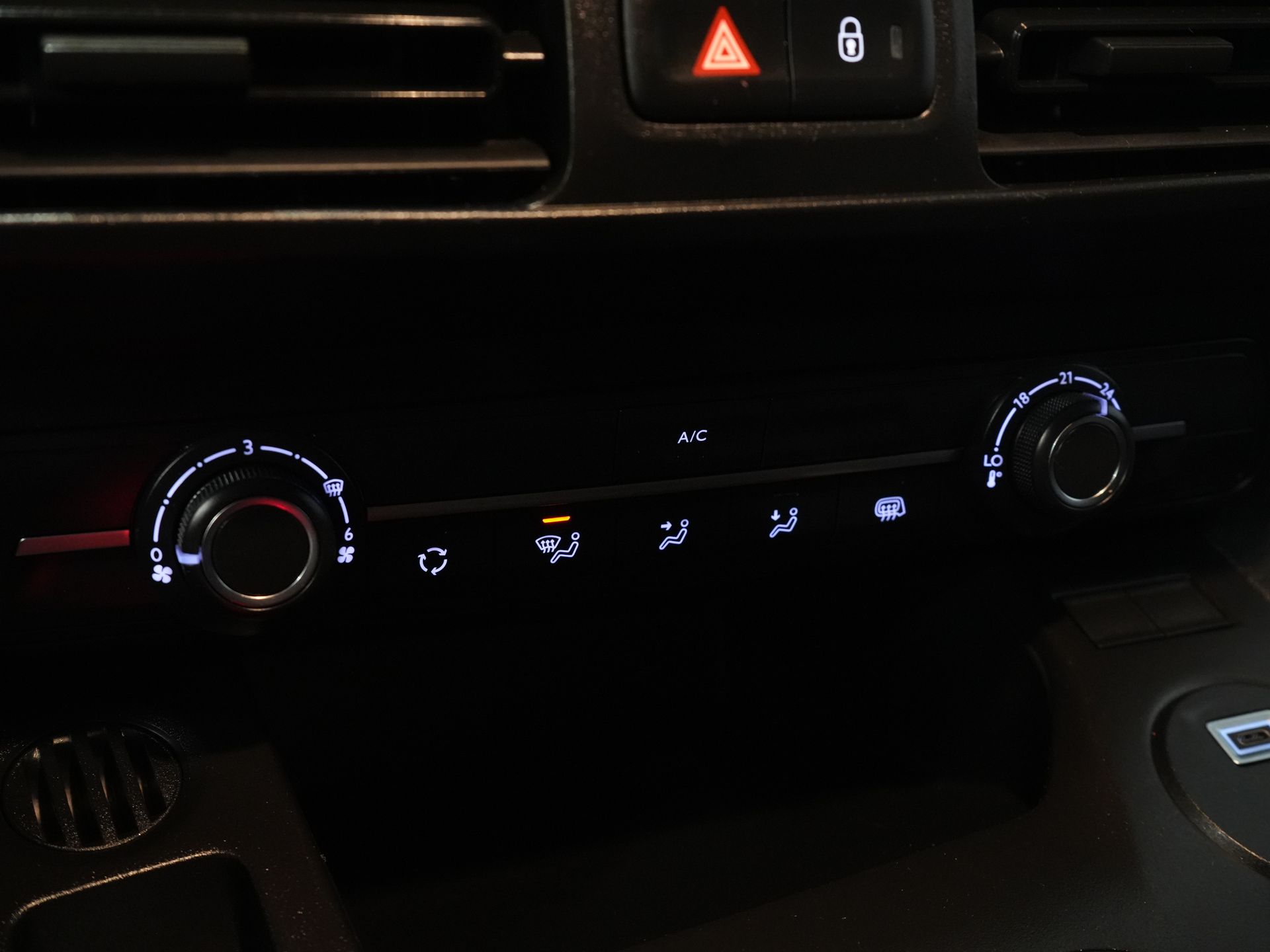 Toyota PROACE CITY Bestelbus 1.5 L2 LED/ Virtual Cockpit/ 3 Pers./ Airco/ Cruise/ PDC/ DAB 17