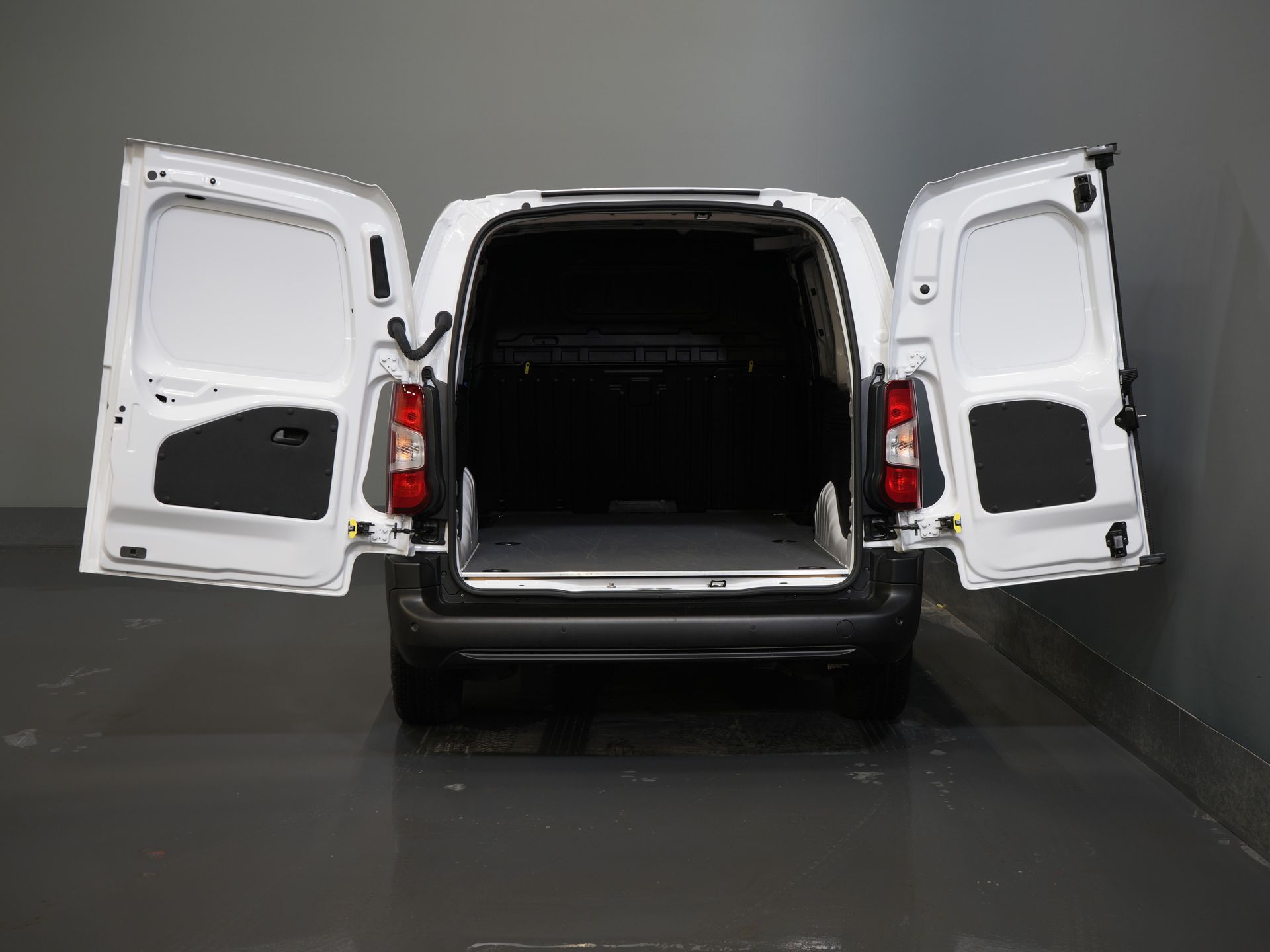 Toyota PROACE CITY Bestelbus 1.5 L2 LED/ Virtual Cockpit/ 3 Pers./ Airco/ Cruise/ PDC/ DAB 4