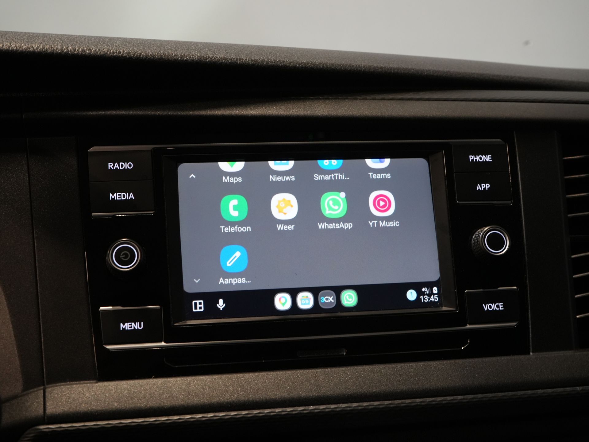 Volkswagen Transporter Bestelbus 2.0 TDI 150 pk DSG Aut. L2 LED/ Adapt.Cruise/ Carplay/ 2.5t Trekverm./ Airco/ Camera/ PDC 24