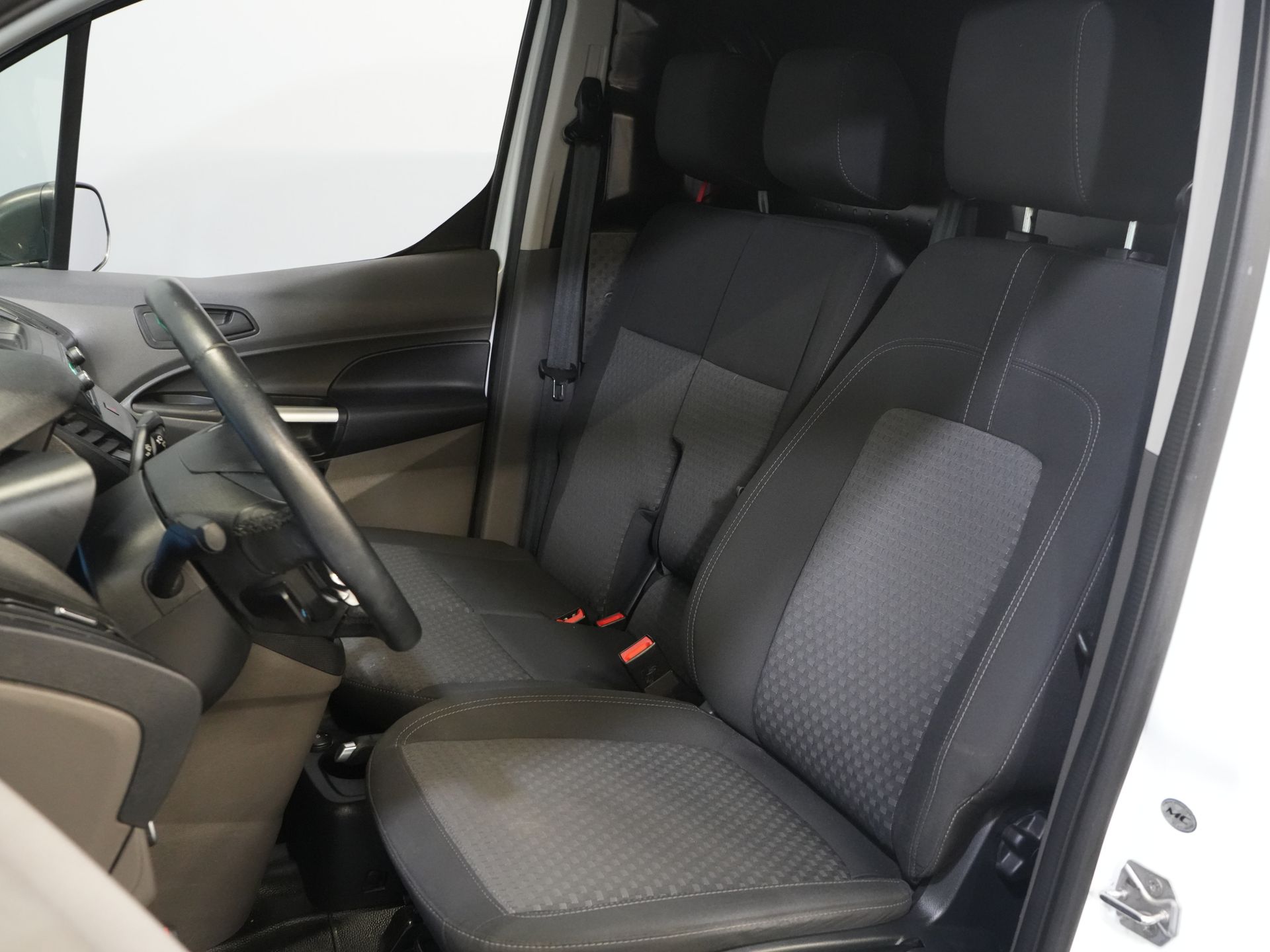 Ford Transit Connect Bestelbus 1.0 100 pk L2 BENZINE NL Auto/ 3 Pers./ Trekhaak/ DAB/ Cruise/ Airco 11