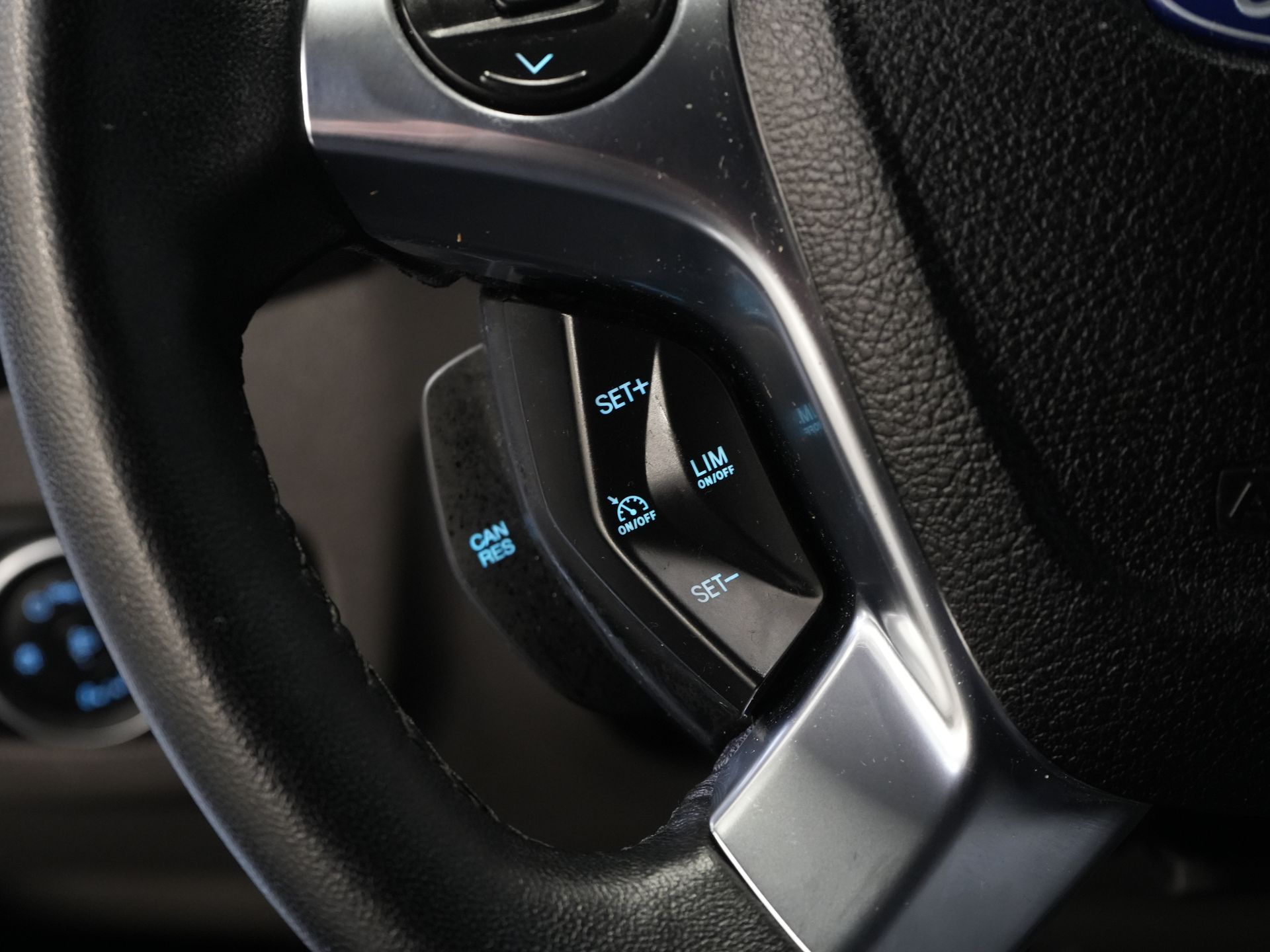 Ford Transit Connect Bestelbus 1.0 100 pk L2 BENZINE NL Auto/ 3 Pers./ Trekhaak/ DAB/ Cruise/ Airco 17