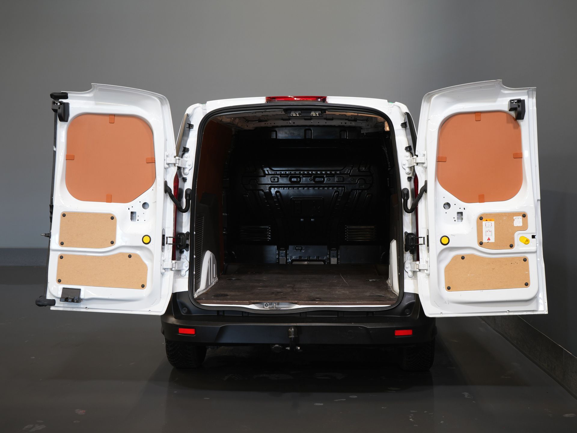 Ford Transit Connect Bestelbus 1.0 100 pk L2 BENZINE NL Auto/ 3 Pers./ Trekhaak/ DAB/ Cruise/ Airco 4