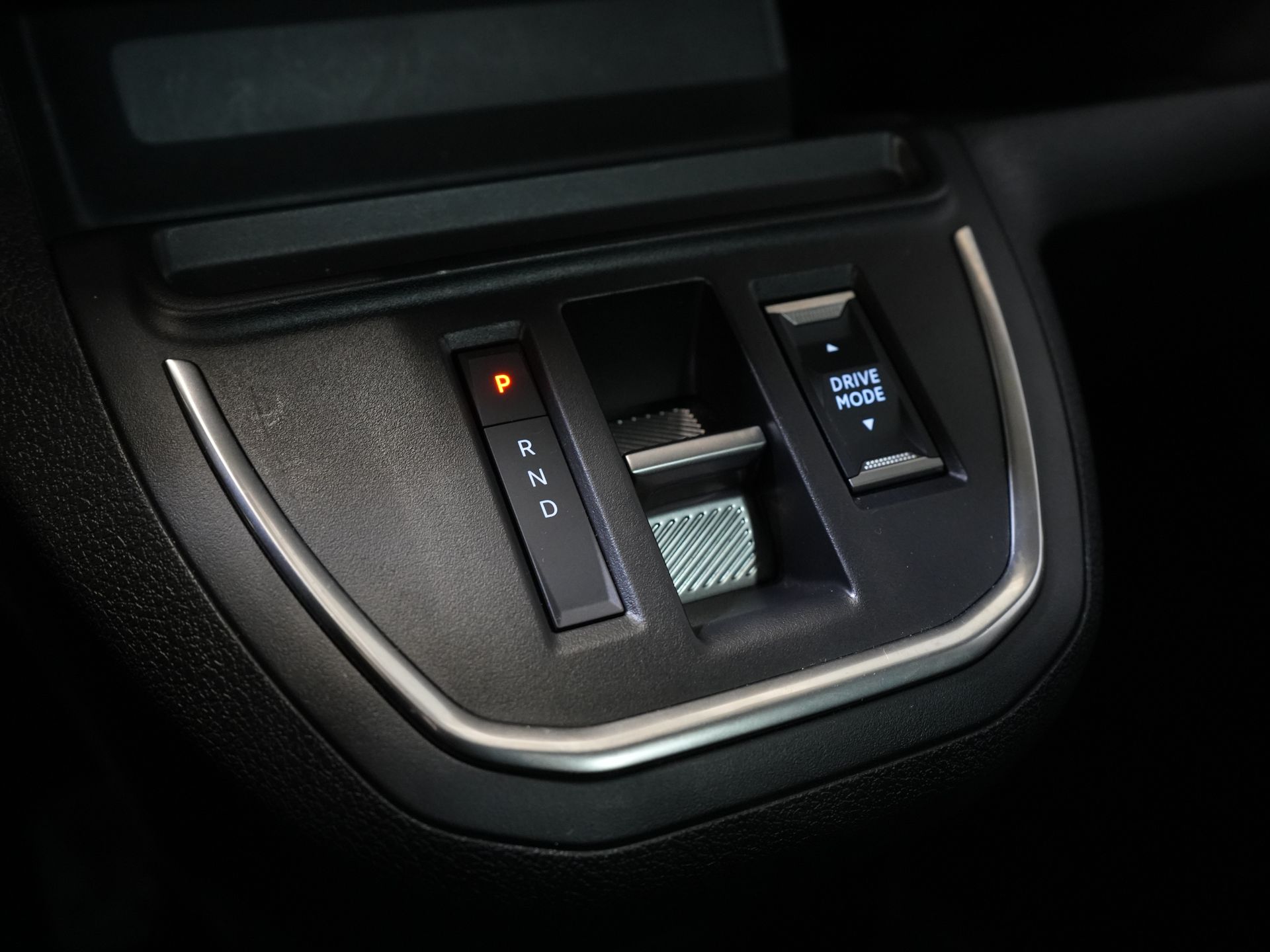 Peugeot e-Traveller Personenvervoer L3 75kWh 348 km WLTP LED/ Snellader/ Pano/ 8 pers./ Adapt.Cruise/ Leder/ 2x Elek.Schuif/ Elek.stoelen/ Massage stoelen/ Stoelver 26
