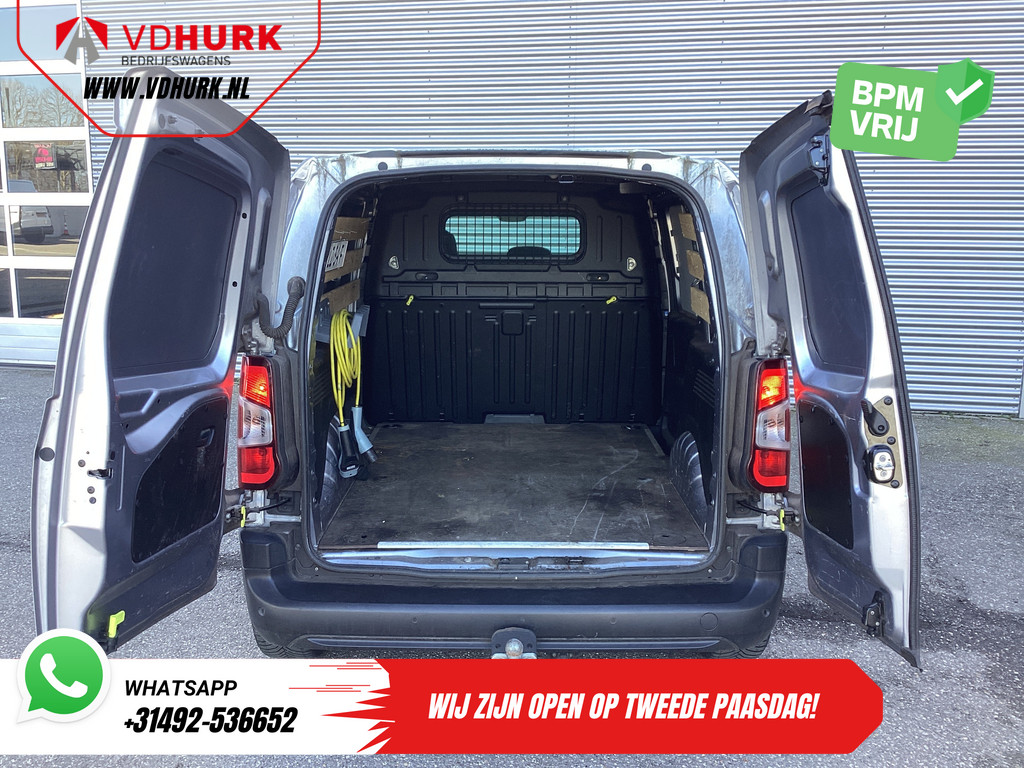 Peugeot e-Partner Bestelbus 50 kWh 280 km WLTP Snellader/ 3 Pers./ Standkachel/ Carplay/ Cruise/ Navi/ PDC/ Trekhaak 4