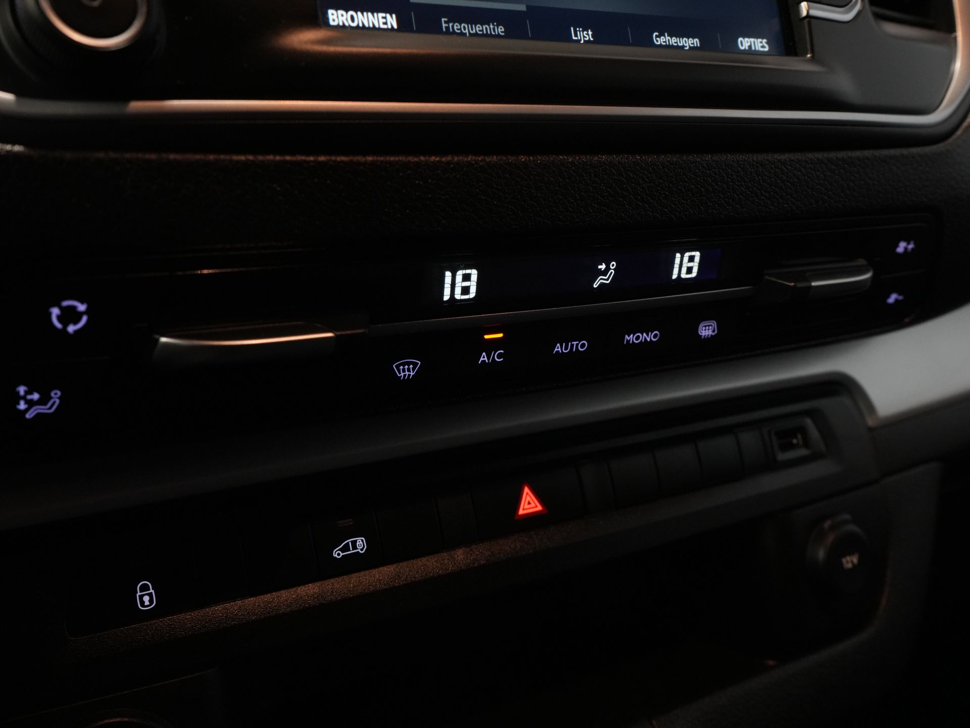 Opel Vivaro Bestelbus 2.0 CDTI 145 pk L3 Adapt.Cruise/ 2.5t Trekverm./ Carplay/ Keyless/ Climate/ Camera/ PDC 20