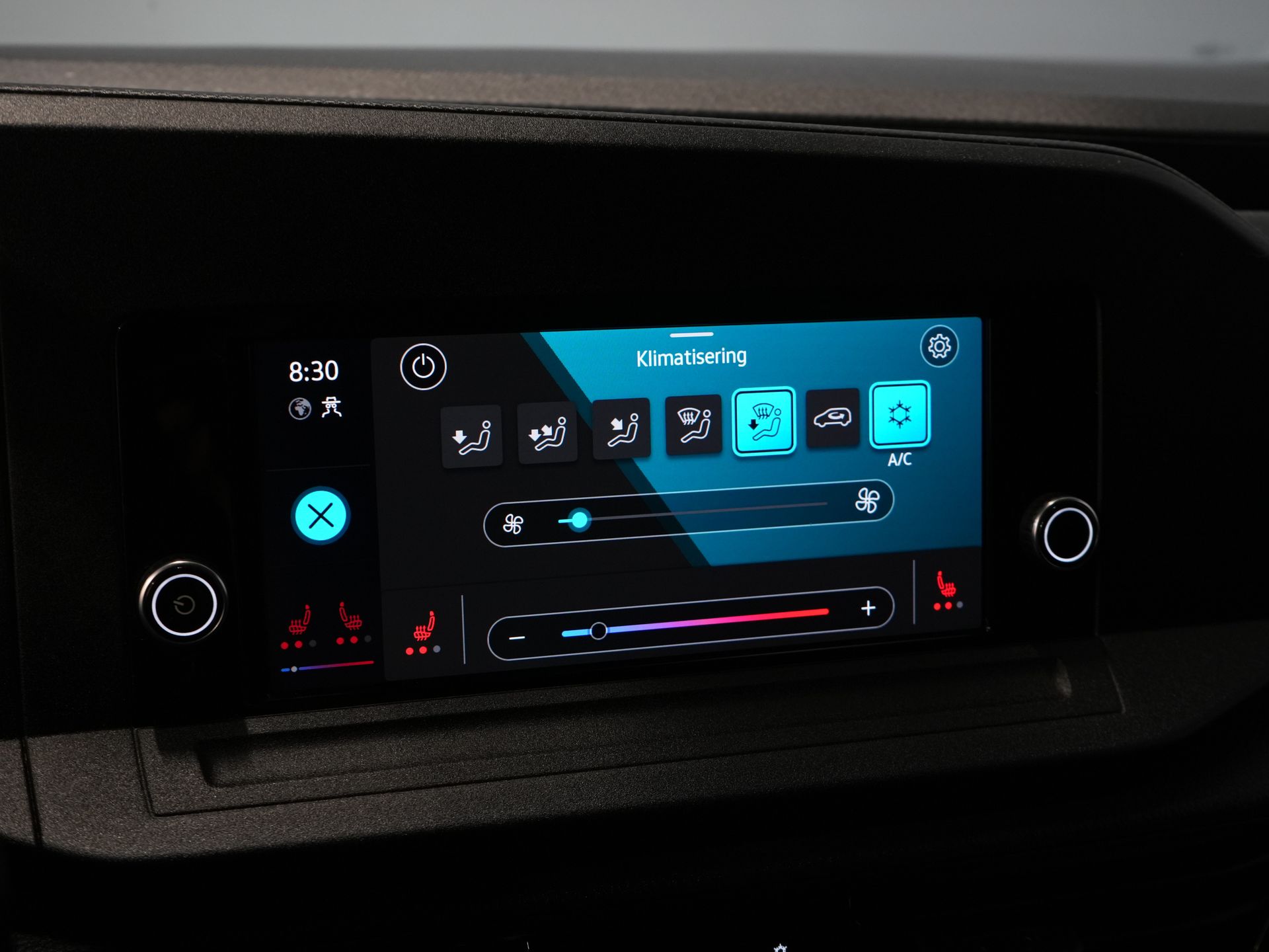Volkswagen Caddy Cargo Bestelbus 2.0 TDI 125 pk DSG Aut. LED/ Standkachel/ Stoelverw./ Carplay/ Airco/ Cruise/ PDC/ Trekhaak 24