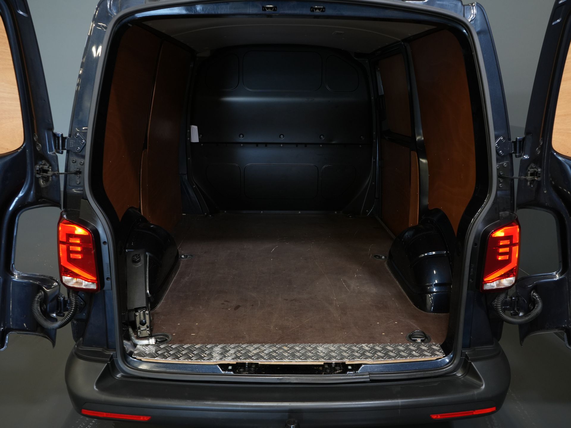 Volkswagen Transporter Bestelbus 2.0 TDI NL Auto/ Airco/ Bluetooth/ Trekhaak 14
