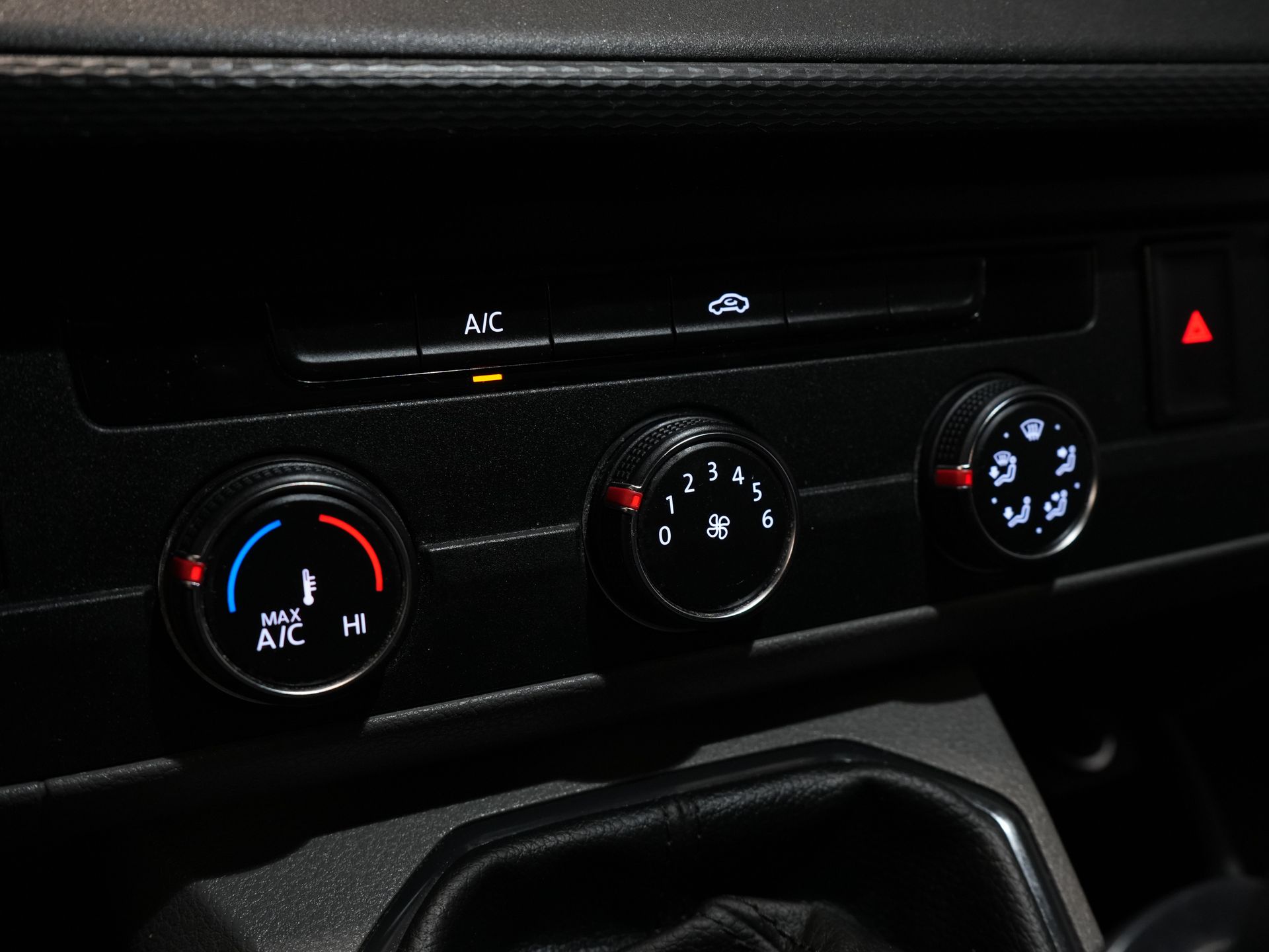 Volkswagen Transporter Bestelbus 2.0 TDI NL Auto/ Airco/ Bluetooth/ Trekhaak 18