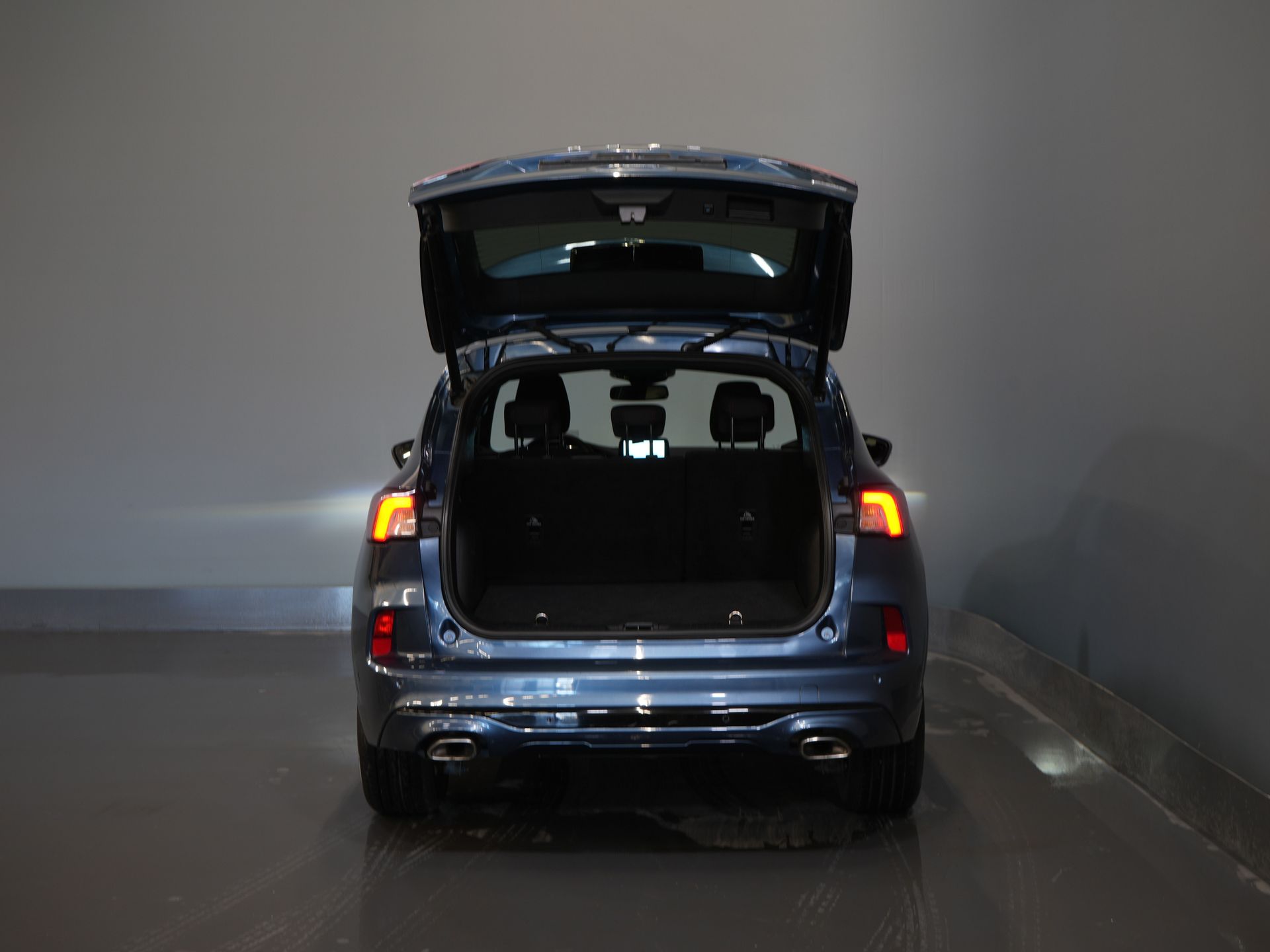 Ford Kuga SUV 2.5 PHEV 225 pk ST-Line LED/ Head-Up/ Adapt.cruise/ Standkachel/ Keyless/ Elek.klep/ Stoelverw/ Stuurverw./ Carplay/ Navi/ Clima 4