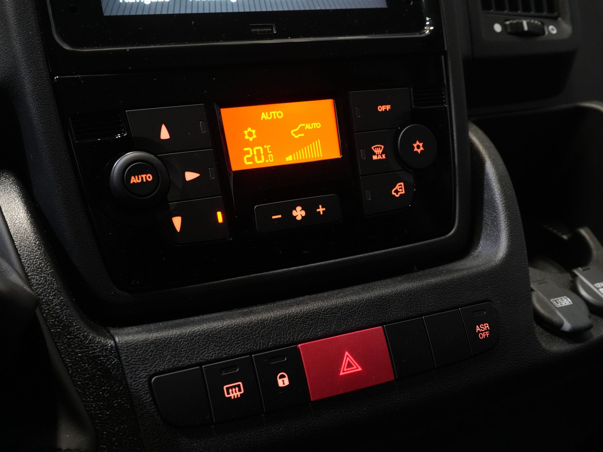 Citroën Jumper Bestelbus (Opel Movano) 2.2 140 pk L2H2 Betimmering/ Carplay/ 270Gr.Deuren/ Climate/ Camera/ Cruise/ Navi/ PDC/ Cruise 20