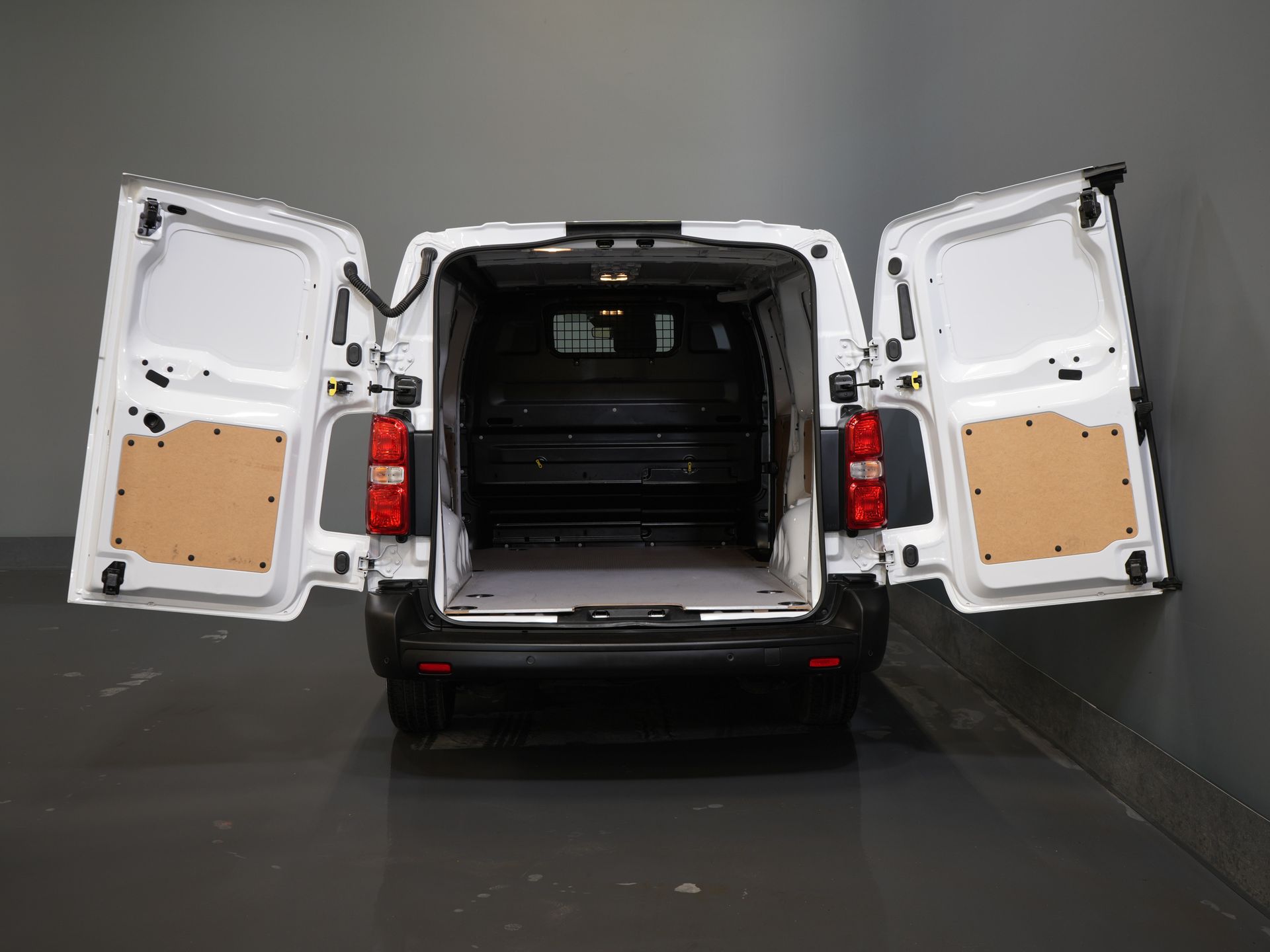 Toyota ProAce Worker Bestelbus 2.0 145 pk L3 2.5t Trekverm./ Cruise/ PDC/ DAB/ Airco 4