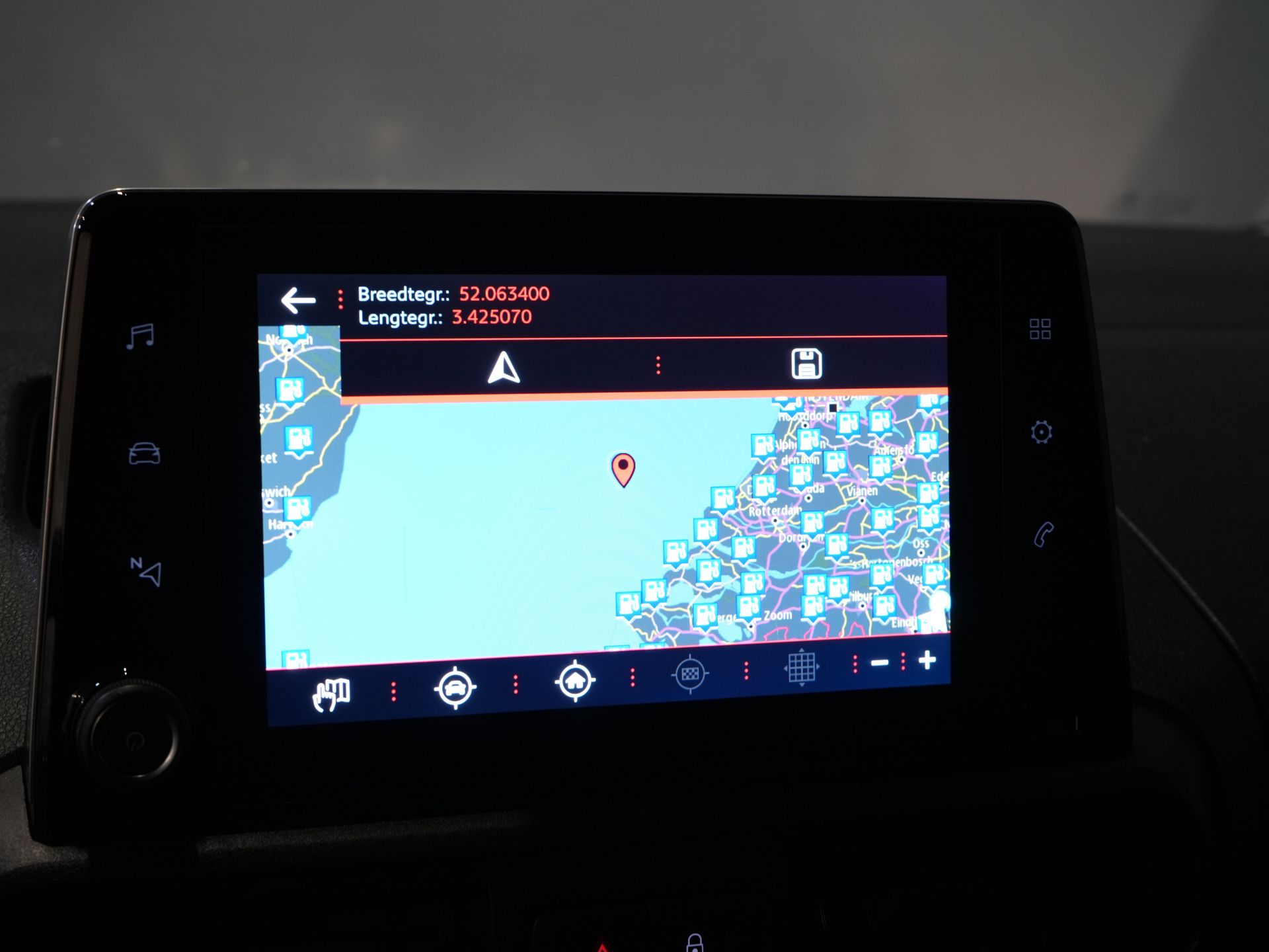 Peugeot Partner Bestelbus 1.5 HDI 130 pk Aut. L2 NL Auto/ 3Pers./ Carplay/ Airco/ Navi/ Imperiaal/ Cruise/ PDC/ DAB/ Trekhaak 22