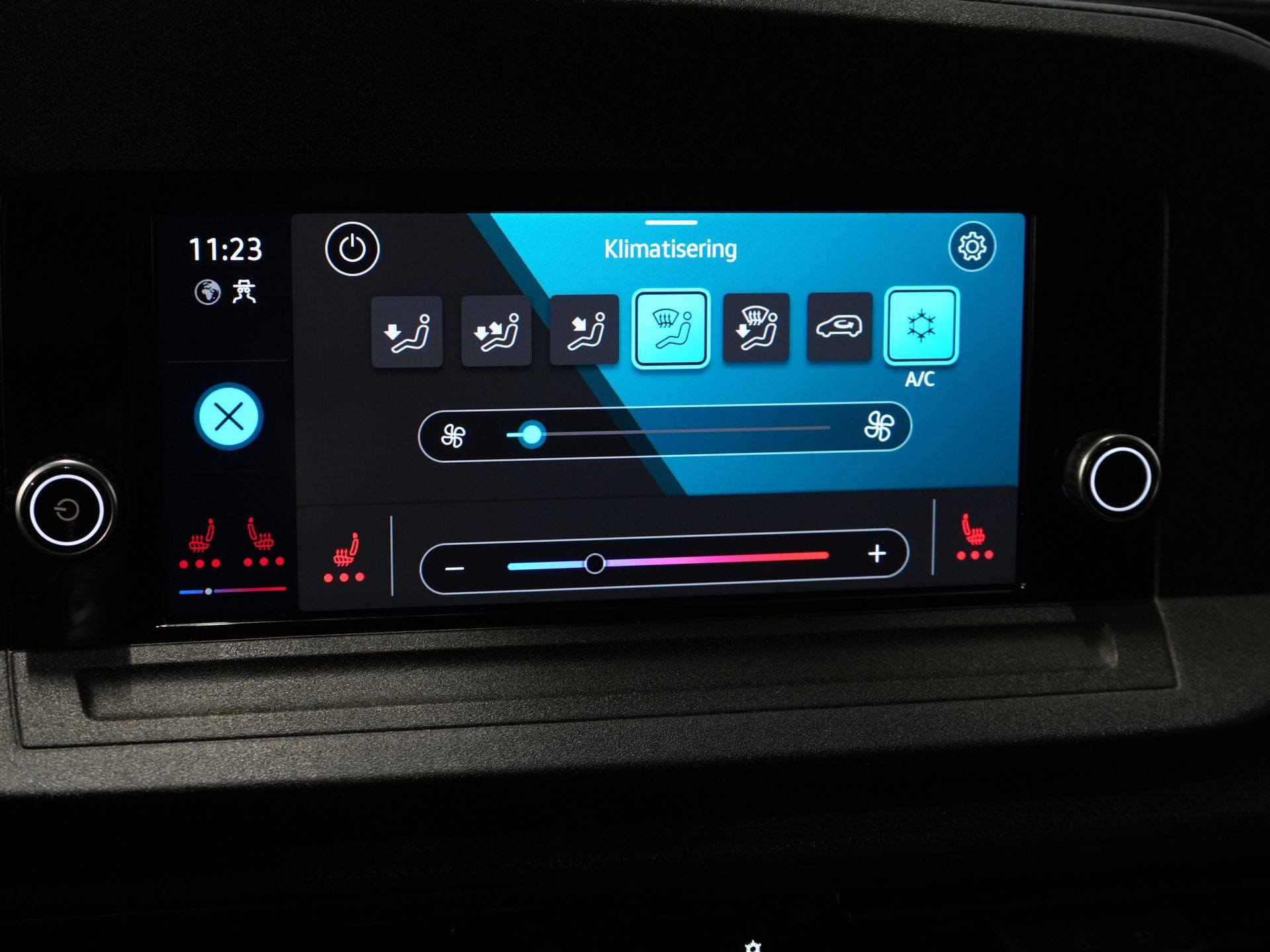 Volkswagen Caddy Cargo Bestelbus 2.0 TDI 125 pk DSG Aut. Standkachel/ Stoelverw./ Carplay/ PDC/ 16” LMV/ Trekhaak/ Dakrails 22