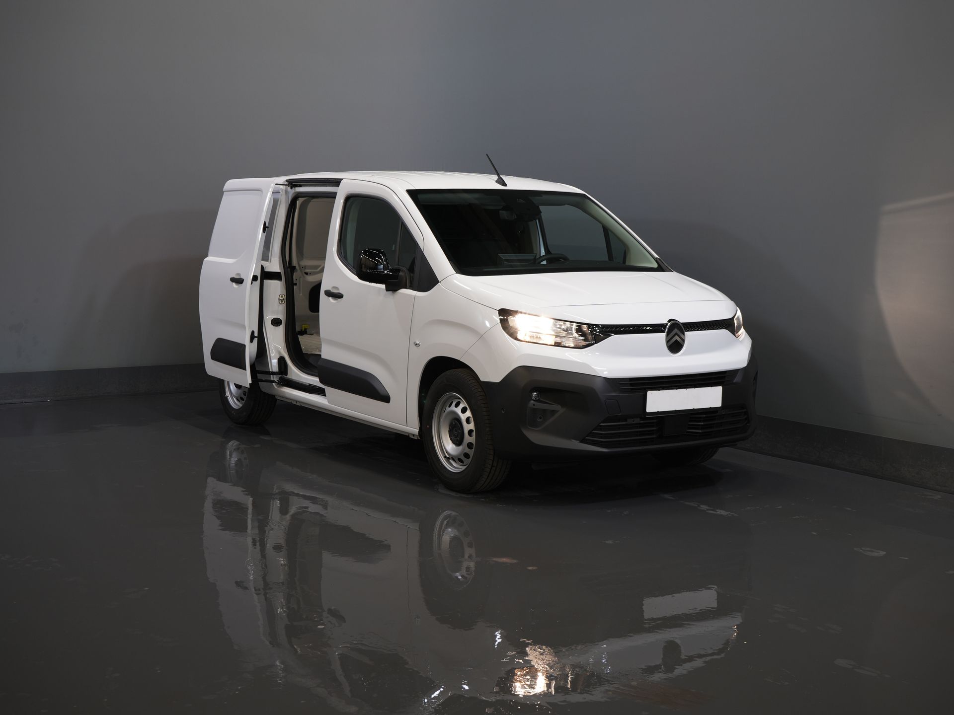 Peugeot e-Partner Bestelbus (Citroën ë-Berlingo) 50 kWh 345 km WLTP L2 Carplay/ Snellader/ 3Pers./ Airco/ Navi/ Camera/ Cruise/ PDC 8