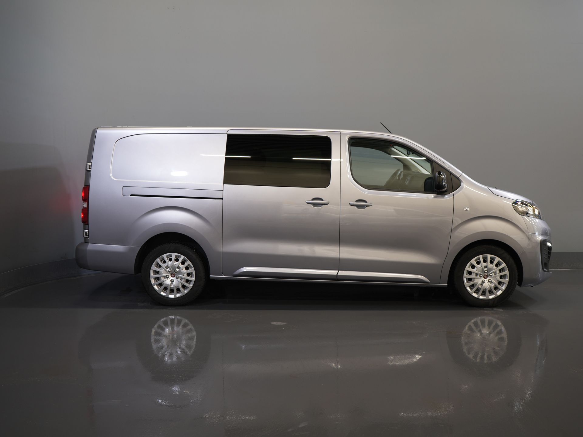 Peugeot Expert Bestelbus (Fiat Scudo) 2.0 MJ 145 pk DC Dubbel Cabine 6 Pers./ Camera/ Cruise/ PDC/ DAB/ Airco 10