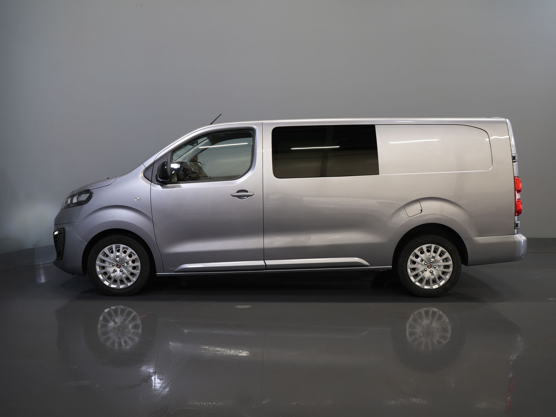 Peugeot Expert Bestelbus (Fiat Scudo) 2.0 MJ 145 pk DC Dubbel Cabine 6 Pers./ Camera/ Cruise/ PDC/ DAB/ Airco 9