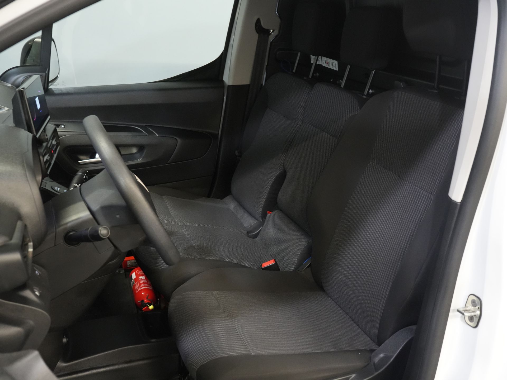 Peugeot Partner Bestelbus (Fiat Doblo) 1.5 HDi 100 pk 3 Pers./ Carplay/ Camera/ Navi/ PDC/ Cruise/ Airco 11