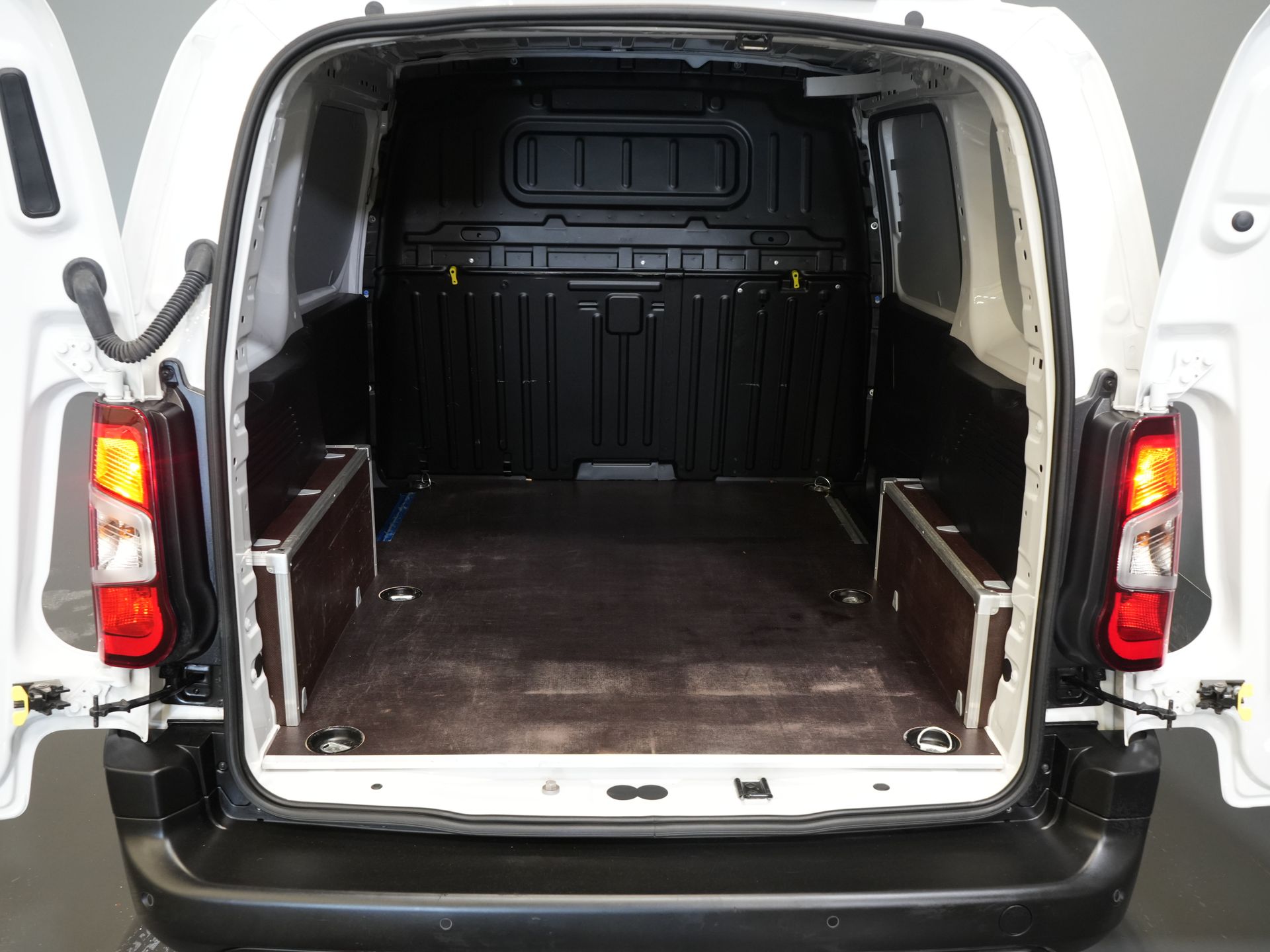 Peugeot Partner Bestelbus (Fiat Doblo) 1.5 HDi 100 pk 3 Pers./ Carplay/ Camera/ Navi/ PDC/ Cruise/ Airco 14