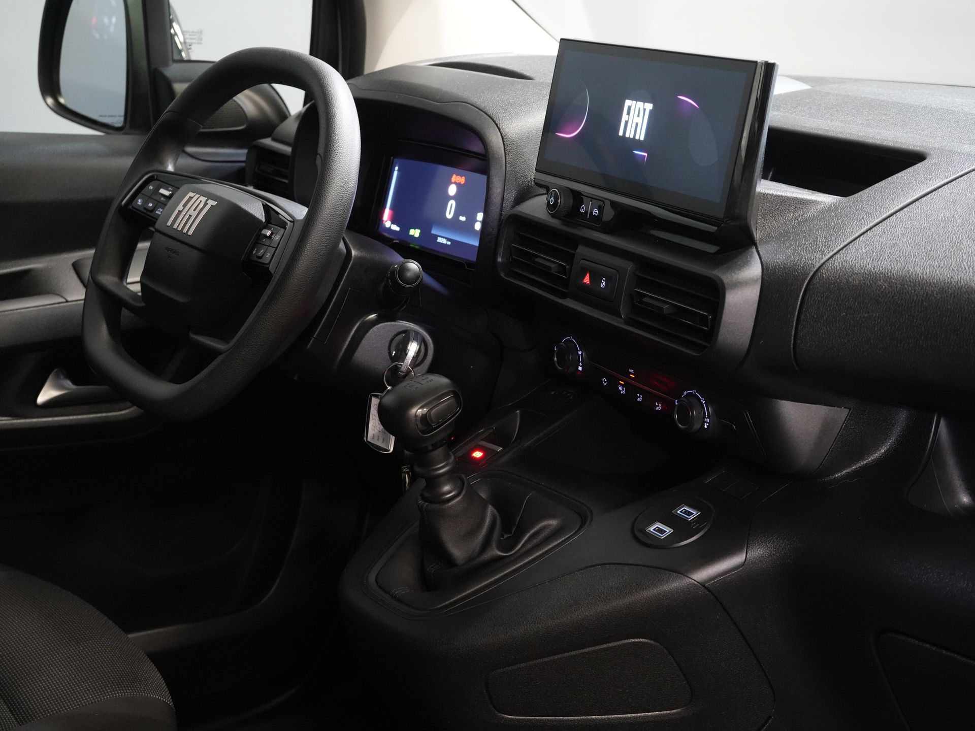 Peugeot Partner Bestelbus (Fiat Doblo) 1.5 HDi 100 pk 3 Pers./ Carplay/ Camera/ Navi/ PDC/ Cruise/ Airco 2