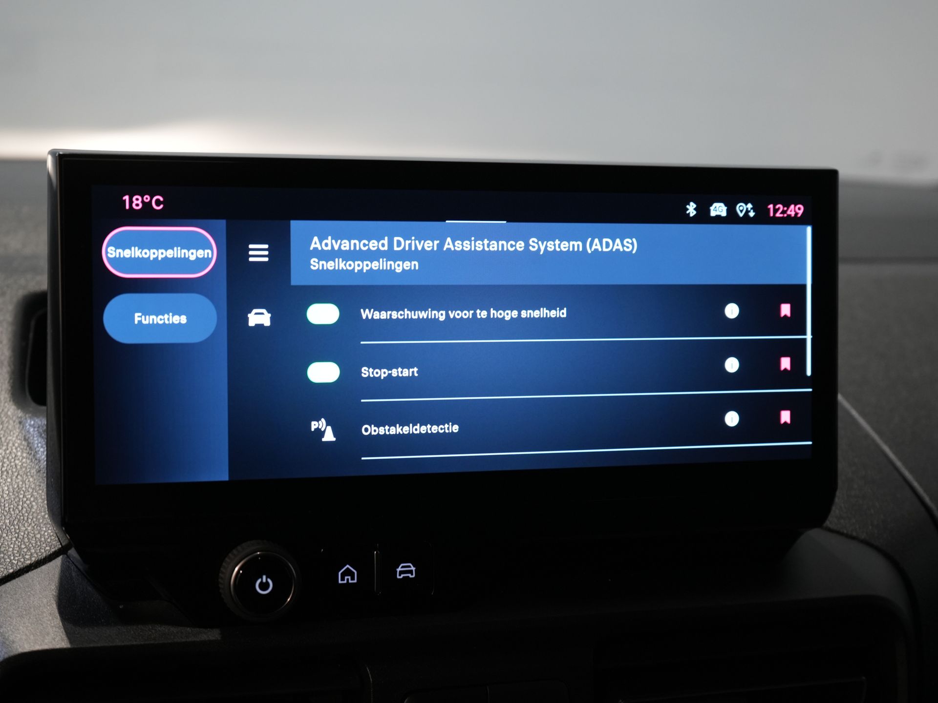 Peugeot Partner Bestelbus (Fiat Doblo) 1.5 HDi 100 pk 3 Pers./ Carplay/ Camera/ Navi/ PDC/ Cruise/ Airco 24
