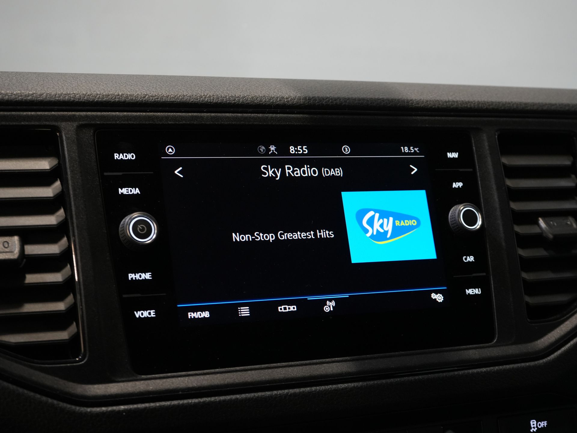 Volkswagen Crafter Bestelbus 2.0 TDI 180 pk DSG Aut. L3H3 DC Dubbel Cabine LED/ Adapt.Cruise/ Carplay/ Gev.Stoel/ Airco/ Navi/ Camera/ PDC/ 17”LMV/ Trekhaak 22