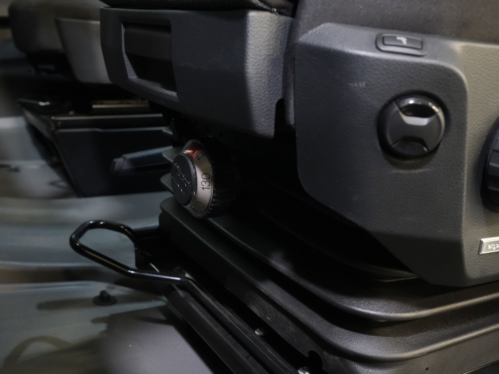 Volkswagen Crafter Bestelbus 2.0 TDI 180 pk DSG Aut. L3H3 DC Dubbel Cabine LED/ Adapt.Cruise/ Carplay/ Gev.Stoel/ Airco/ Navi/ Camera/ PDC/ 17”LMV/ Trekhaak 28