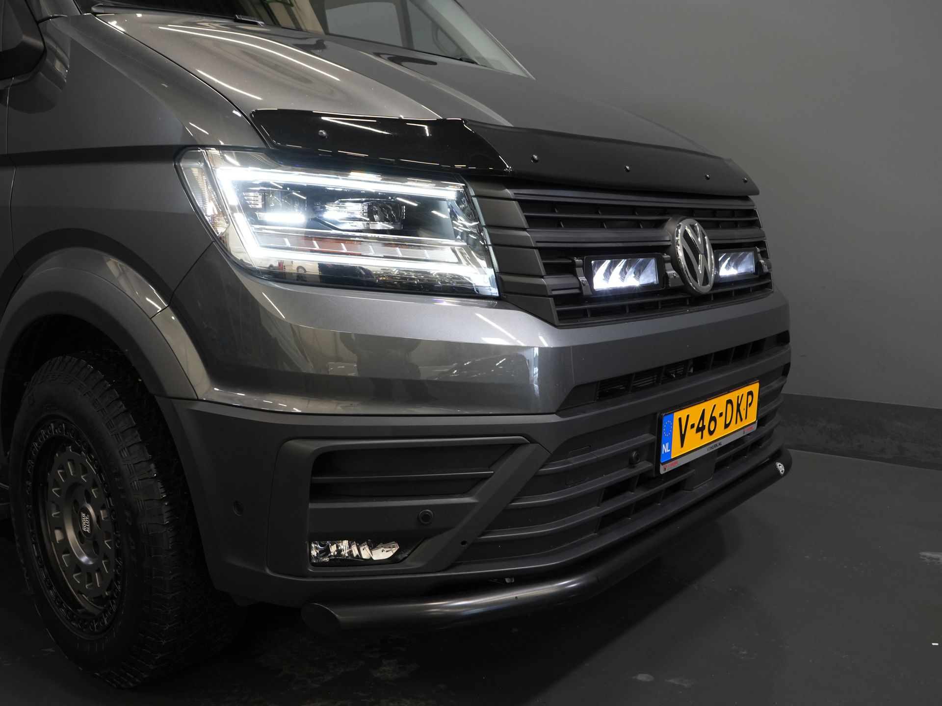 Volkswagen Crafter Bestelbus 2.0 TDI 180 pk DSG Aut. L3H3 DC Dubbel Cabine LED/ Adapt.Cruise/ Carplay/ Gev.Stoel/ Airco/ Navi/ Camera/ PDC/ 17”LMV/ Trekhaak 32