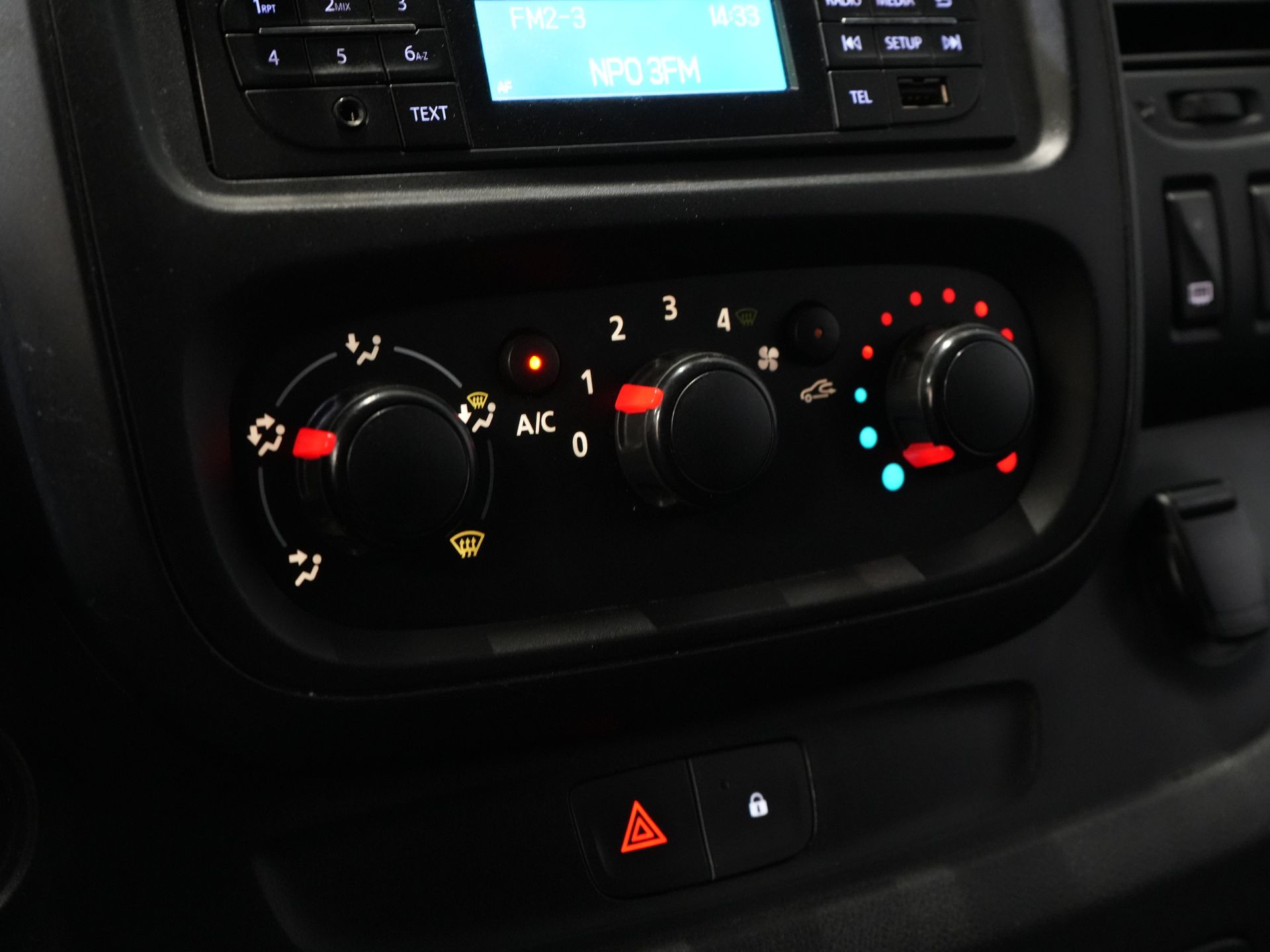 Renault Trafic Bestelbus 1.6 dCi 145 pk Stoelverw./ Airco/ Cruise/ PDC/ Trekhaak 19