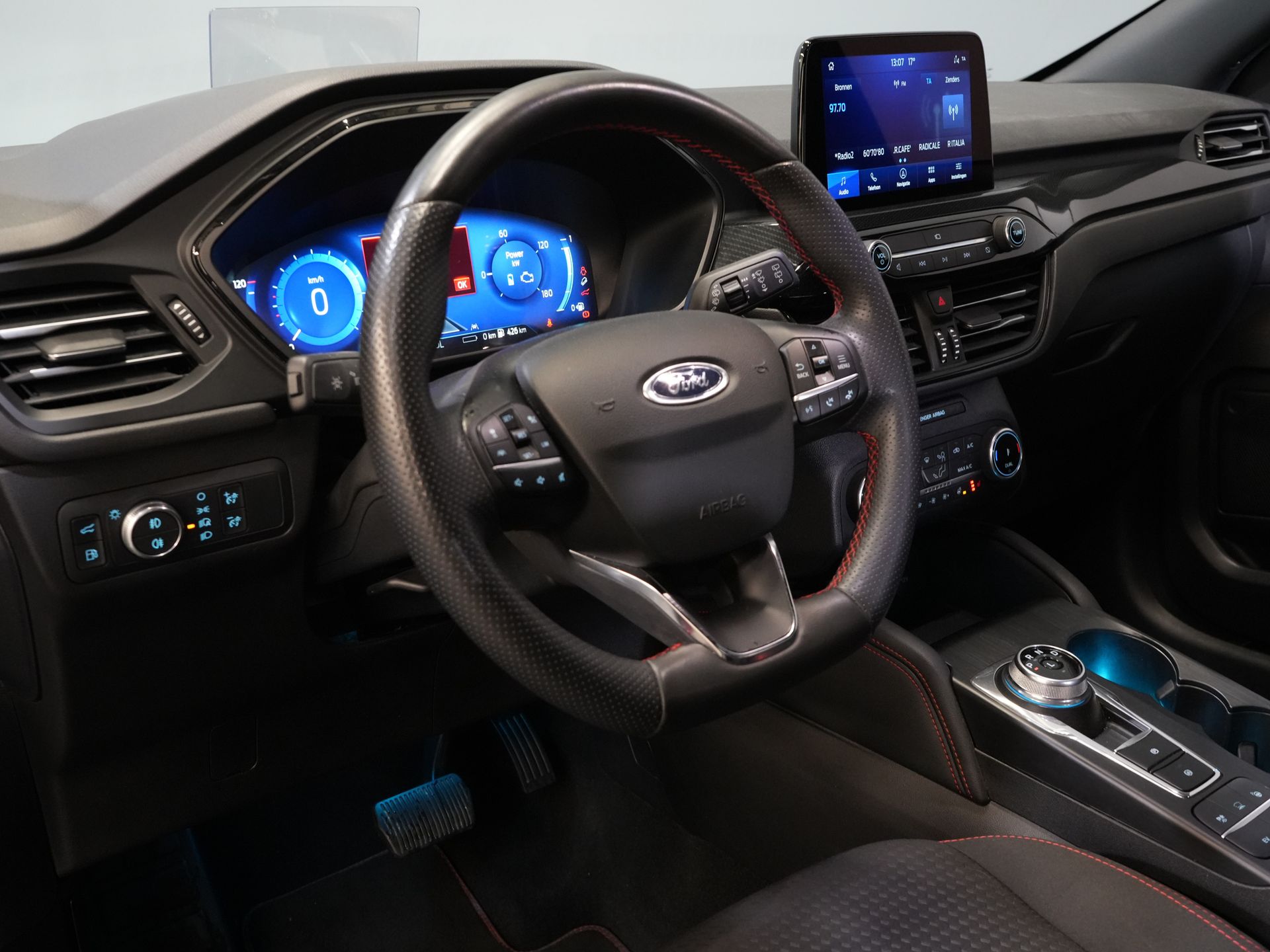 Ford Kuga SUV 2.5 PHEV 225 pk ST-Line LED/ Head-Up/ Adapt.cruise/ Keyless/ Elek.klep/ Stoelverw/ Stuurverw./ Carplay/ Navi/ Climate/ PDC 13