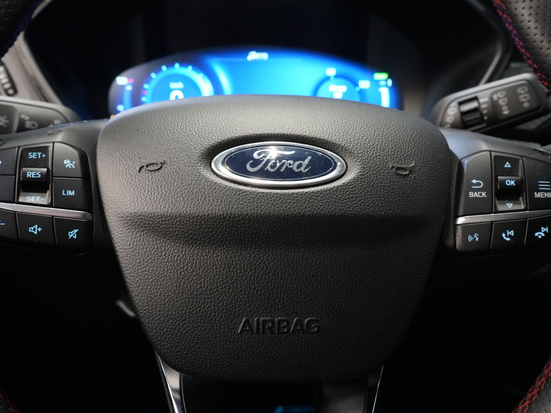 Ford Kuga SUV 2.5 PHEV 225 pk ST-Line LED/ Head-Up/ Adapt.cruise/ Keyless/ Elek.klep/ Stoelverw/ Stuurverw./ Carplay/ Navi/ Climate/ PDC 20