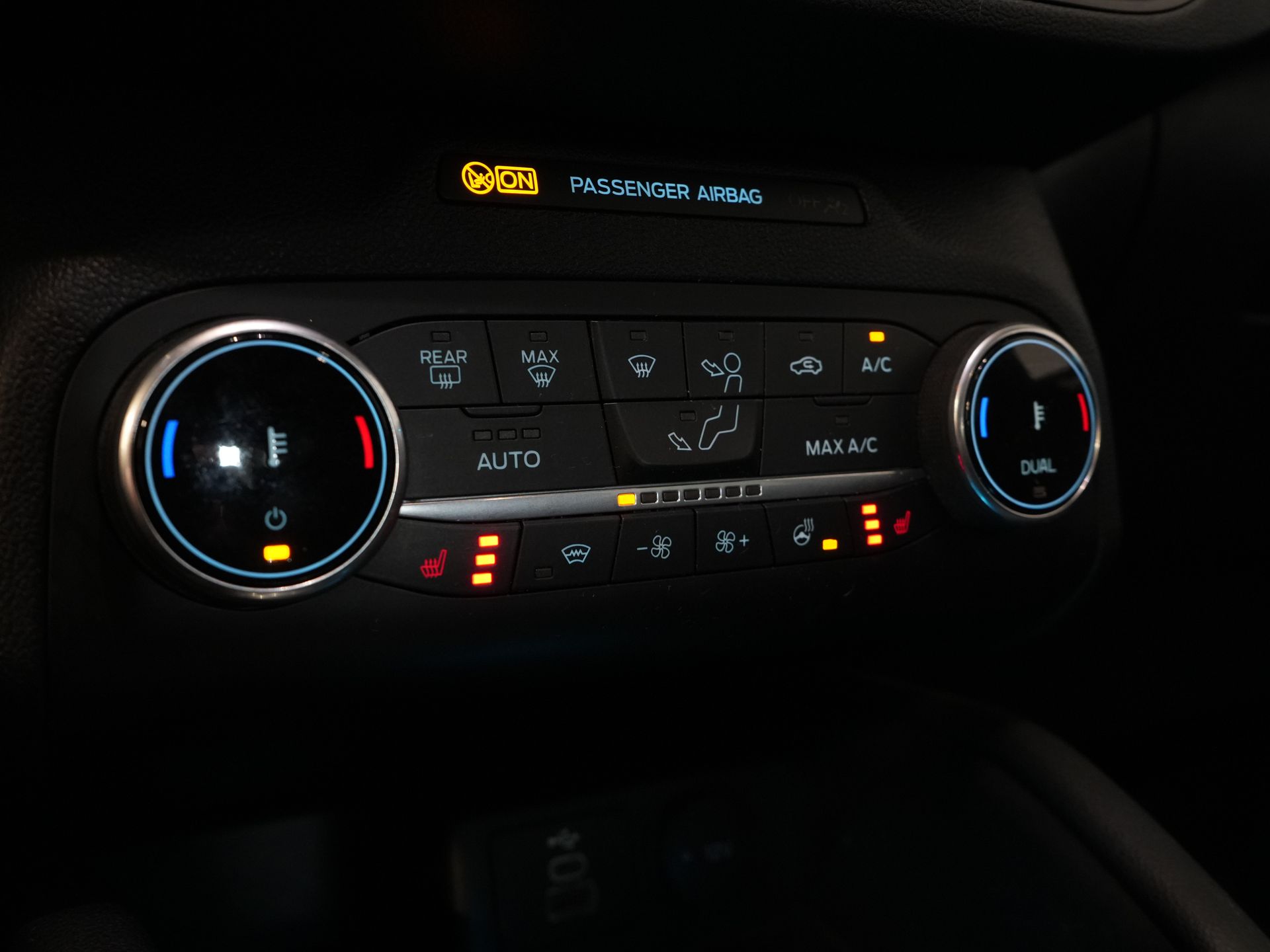 Ford Kuga SUV 2.5 PHEV 225 pk ST-Line LED/ Head-Up/ Adapt.cruise/ Keyless/ Elek.klep/ Stoelverw/ Stuurverw./ Carplay/ Navi/ Climate/ PDC 24