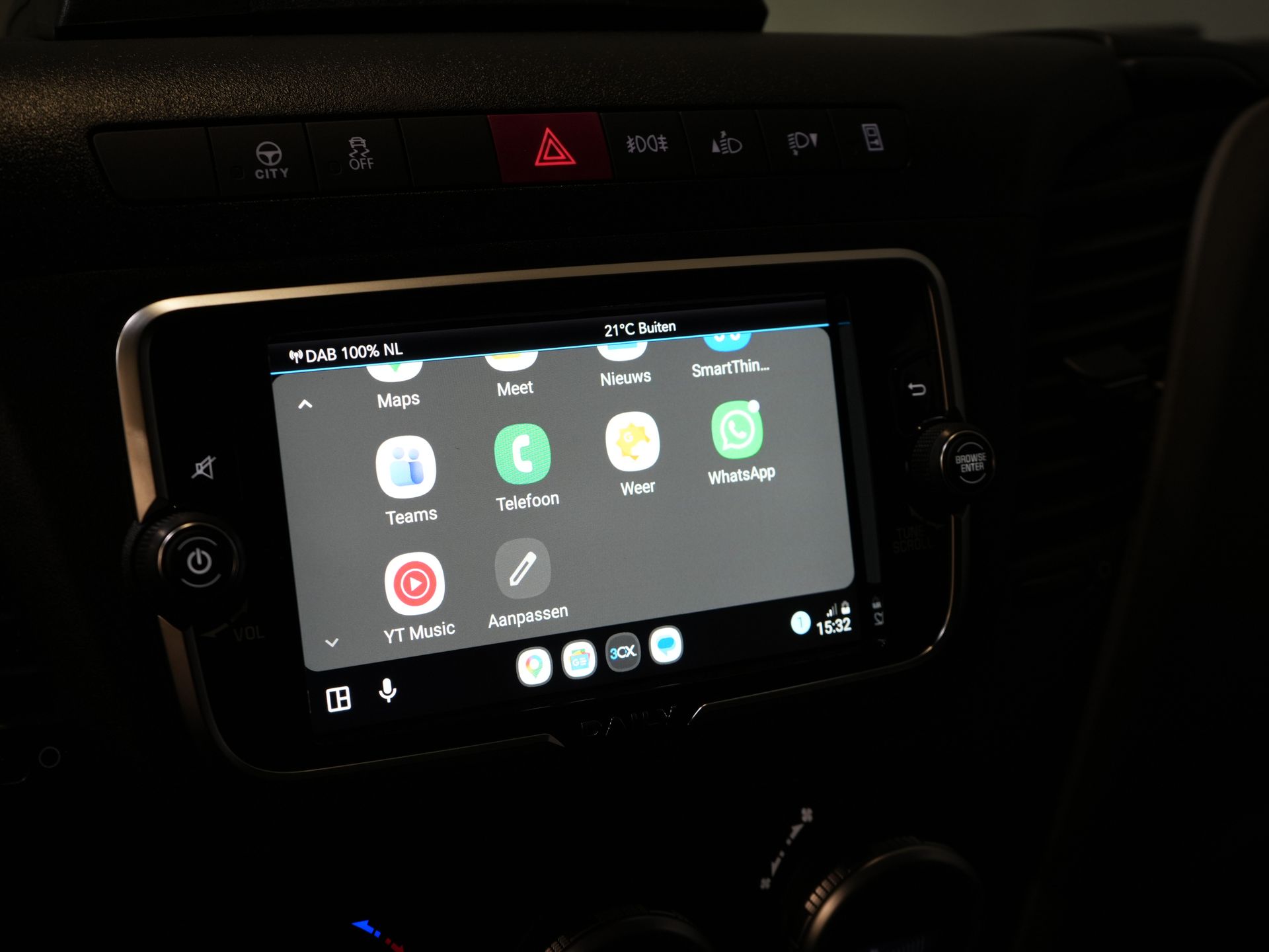 Iveco Daily Bestelbus 35S21HV 3.0 180 pk Aut. L2H3 LED/ 3.5t Trekverm./ Adapt.Cruise/ Carplay/ Gev.Stoel./ Climate/ Navi/ Camera/ Trekhaak 23