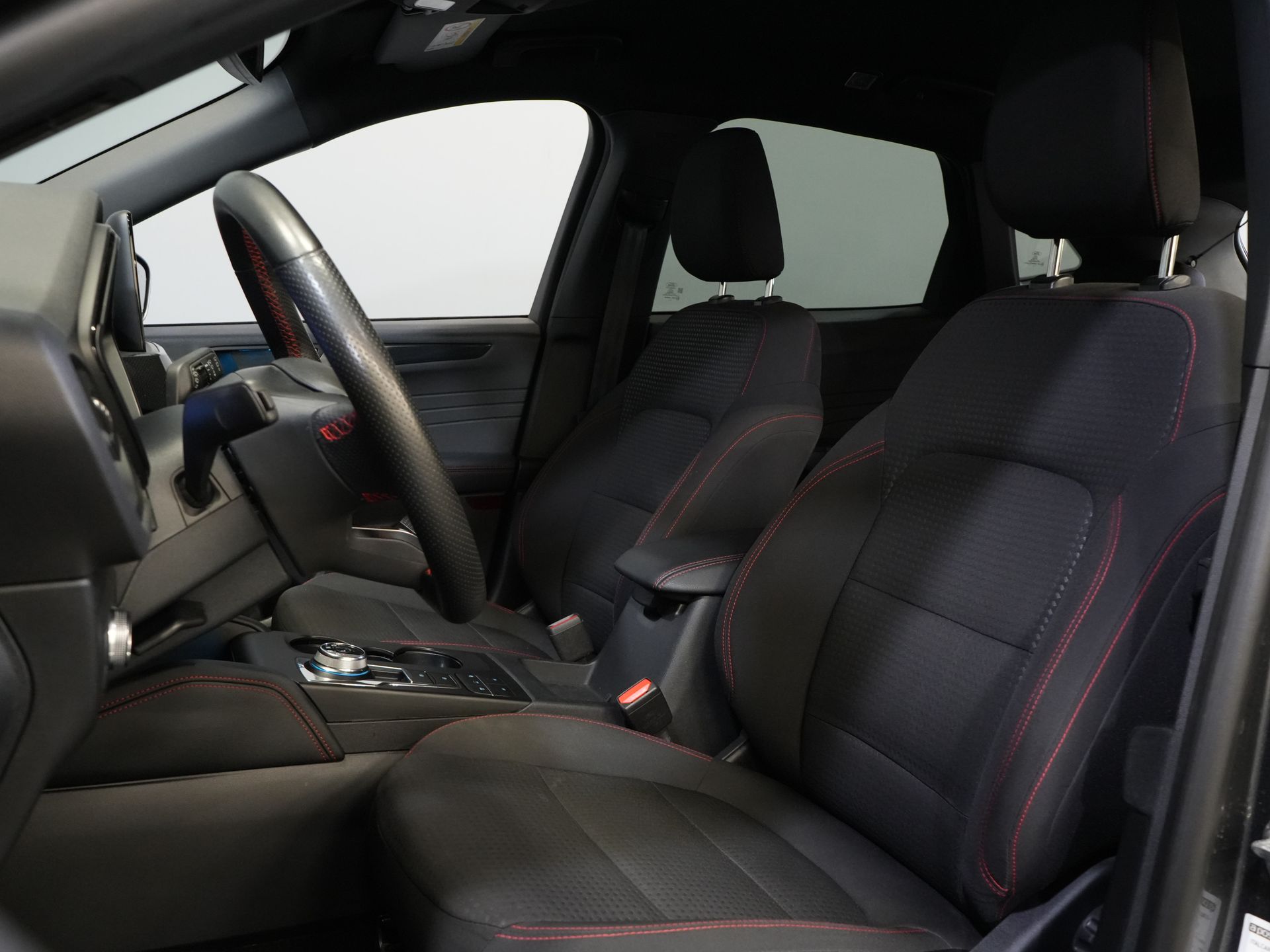 Ford Kuga SUV 2.5 PHEV 225 pk ST-Line LED/ Head-Up/ Adapt.cruise/ Keyless/ Elek.klep/ Stoelverw/ Stuurverw./ Carplay/ Navi/ Climate/ PDC 11