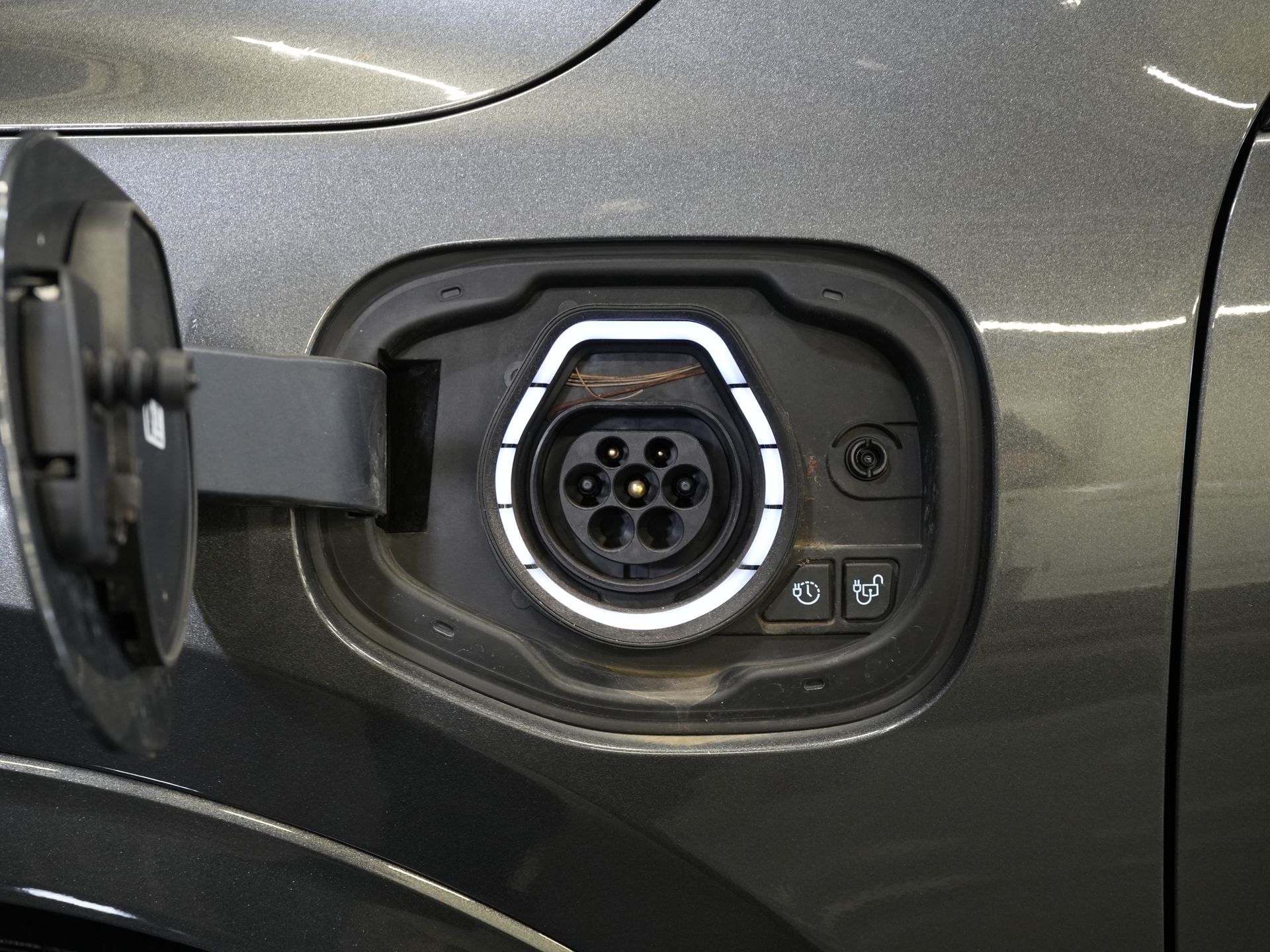 Ford Kuga SUV 2.5 PHEV 225 pk ST-Line LED/ Head-Up/ Adapt.cruise/ Keyless/ Elek.klep/ Stoelverw/ Stuurverw./ Carplay/ Navi/ Climate/ PDC 30