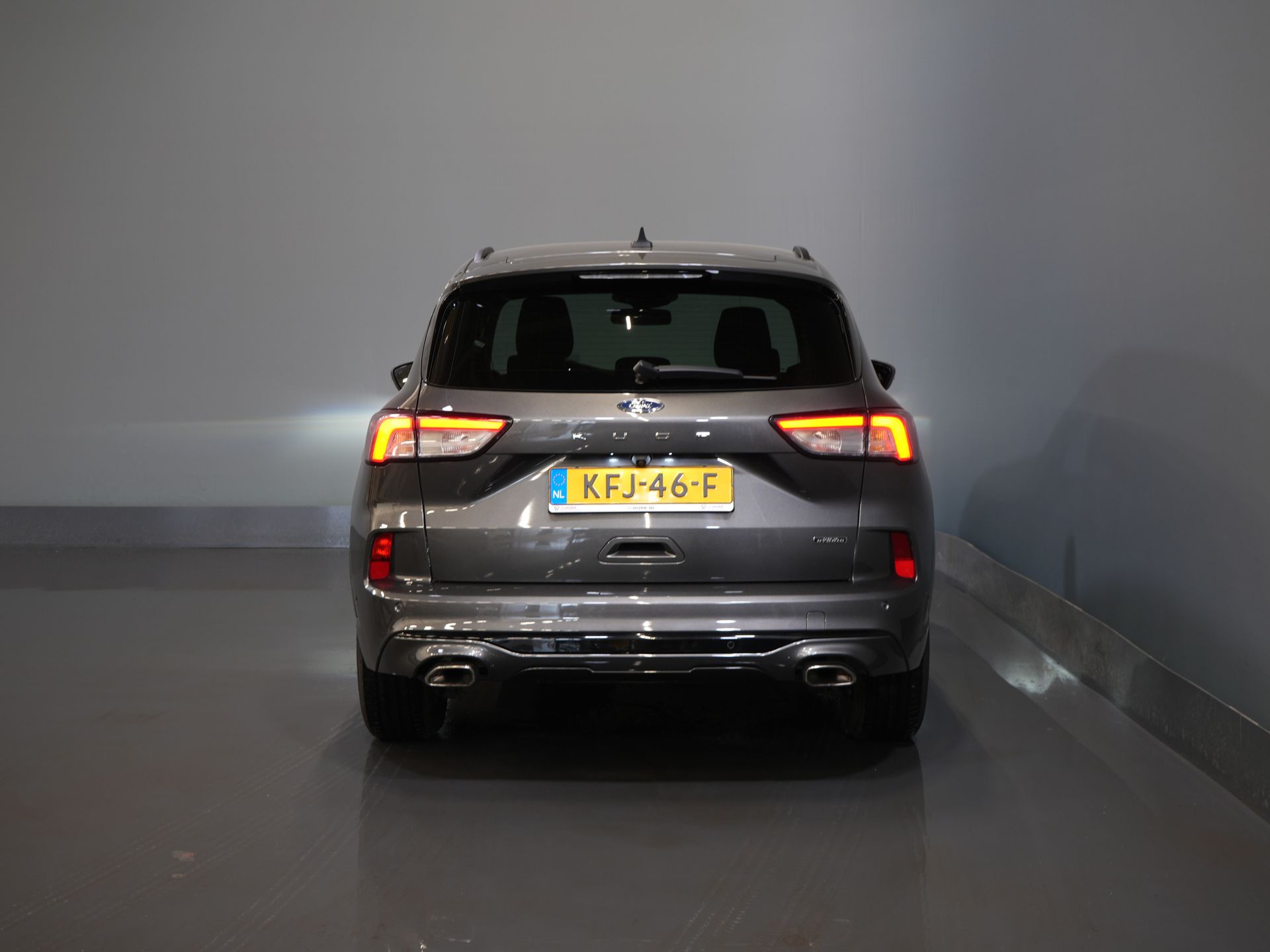 Ford Kuga SUV 2.5 PHEV 225 pk ST-Line LED/ Head-Up/ Adapt.cruise/ Keyless/ Elek.klep/ Stoelverw/ Stuurverw./ Carplay/ Navi/ Climate/ PDC 5