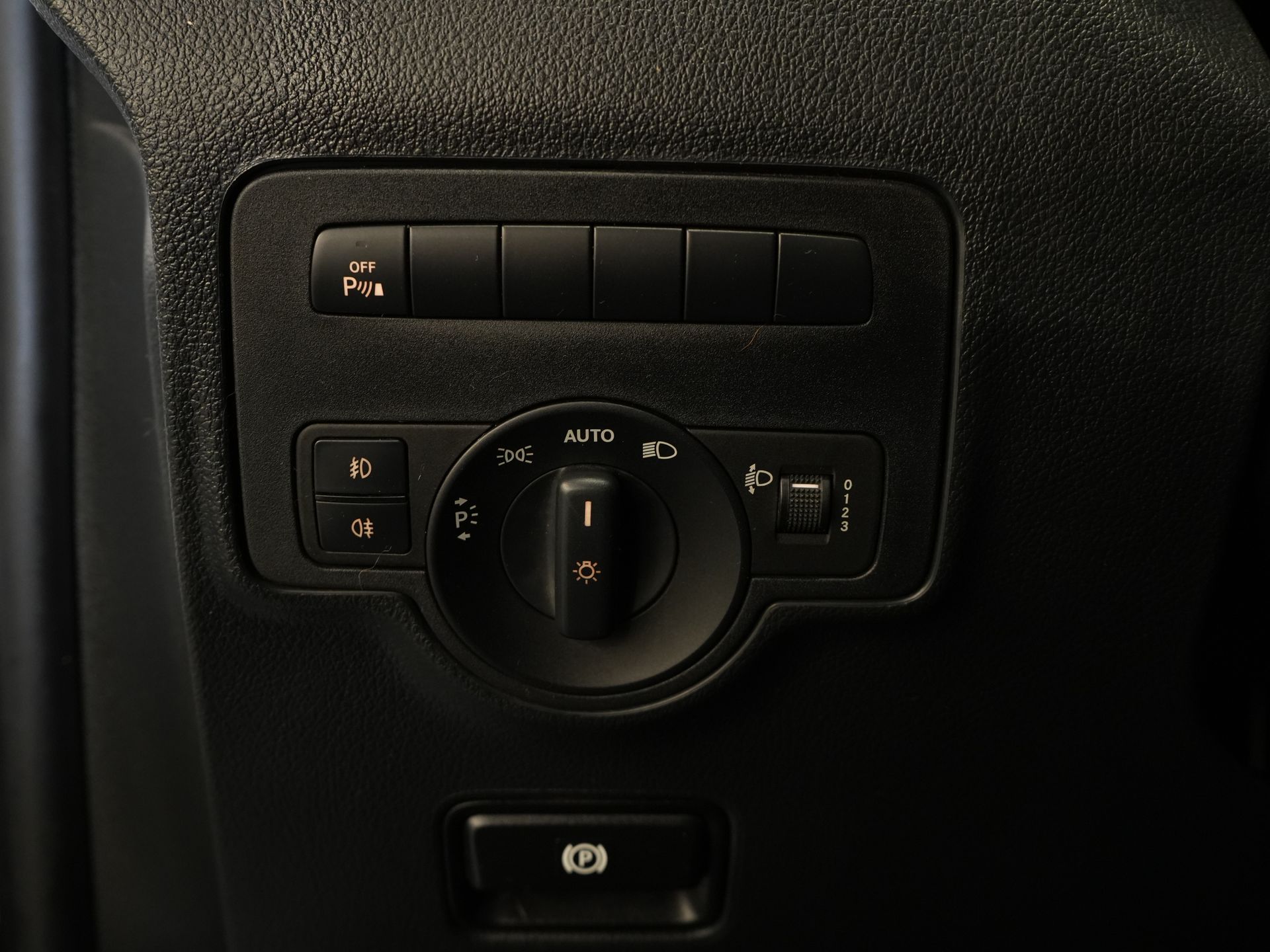 Mercedes-Benz Vito Bestelbus 114 CDI Aut. L2 NL Auto/ Cruise/ Navi/ Camera/ Airco/ PDC/ Sidebars 16