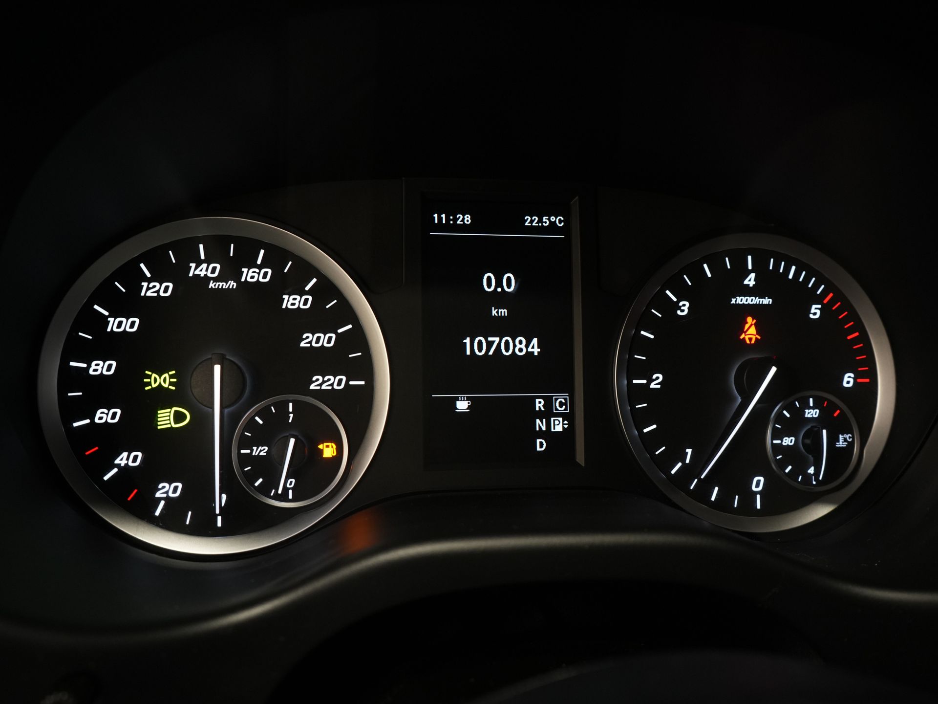 Mercedes-Benz Vito Bestelbus 114 CDI Aut. L2 NL Auto/ Cruise/ Navi/ Camera/ Airco/ PDC/ Sidebars 19