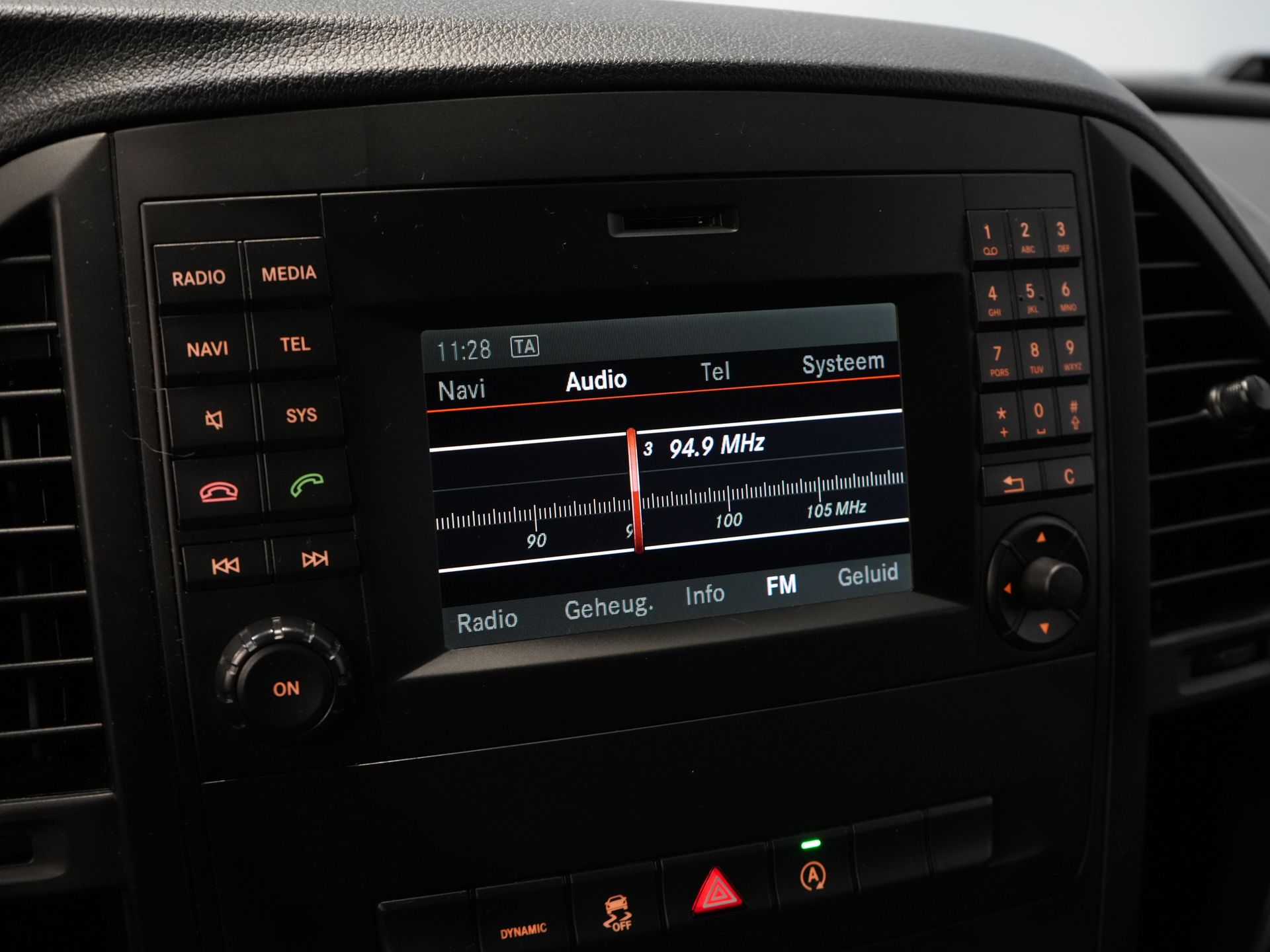 Mercedes-Benz Vito Bestelbus 114 CDI Aut. L2 NL Auto/ Cruise/ Navi/ Camera/ Airco/ PDC/ Sidebars 21