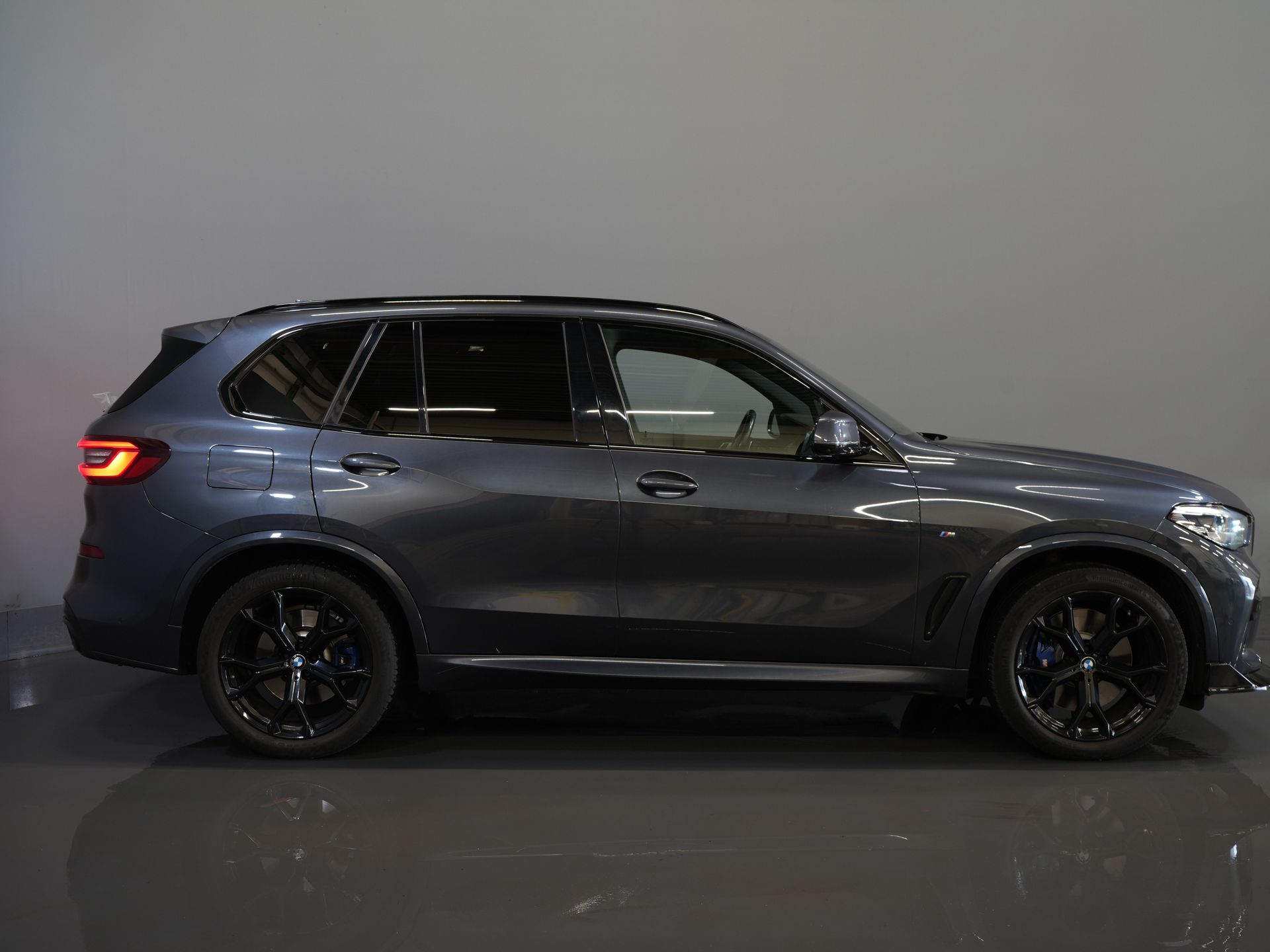 BMW X5 SUV xDrive45e High Executive MPack/ Pano/ Memory/ Stoelvent./ Elek.Klep/ Elek.Trekhaak/ Leder/ Adapt.Cruise/ 21